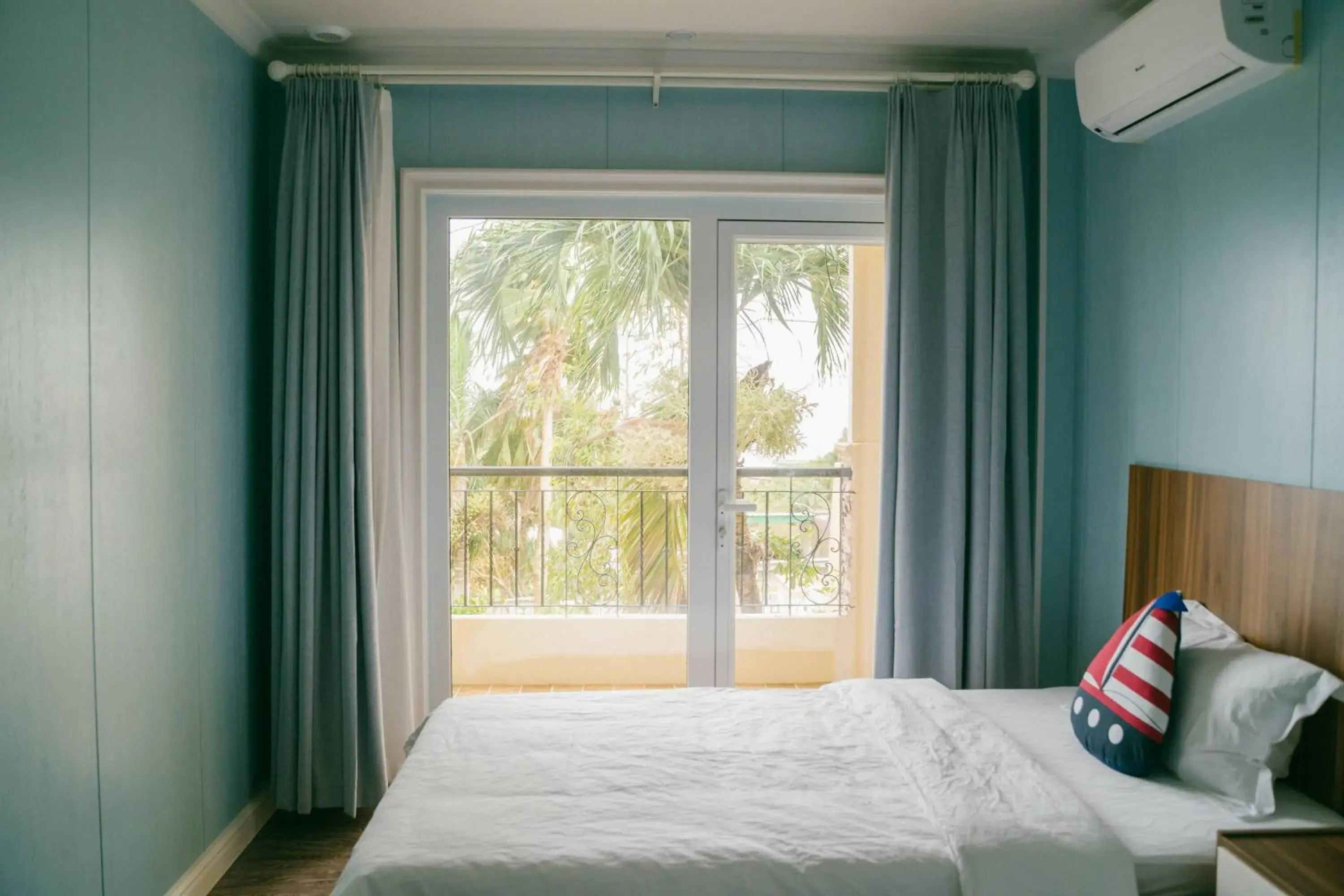 Bedroom, Bed in Saipan Emerald Villa