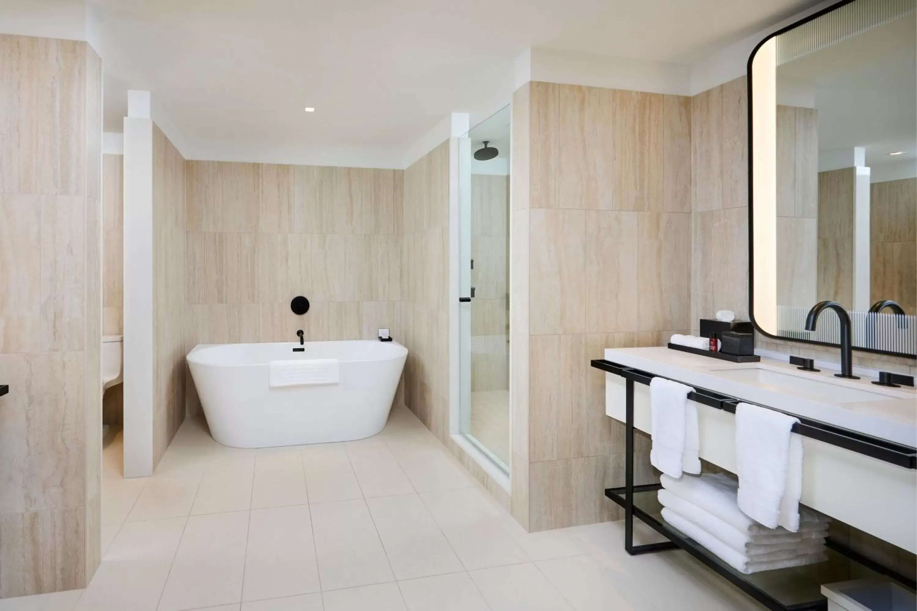 Bathroom in The Pearle Hotel & Spa, Autograph Collection