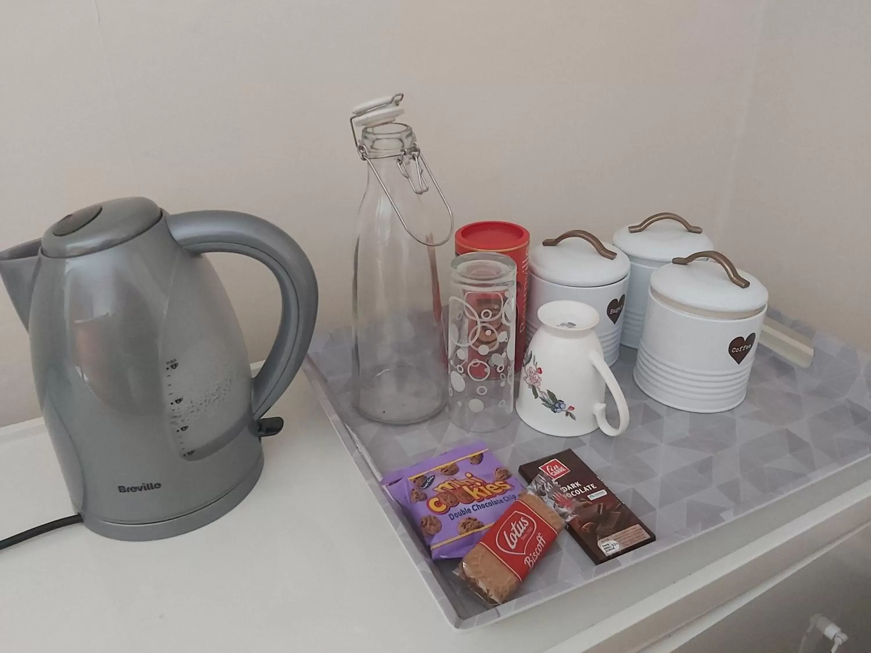 Coffee/tea facilities in Drumhirk House