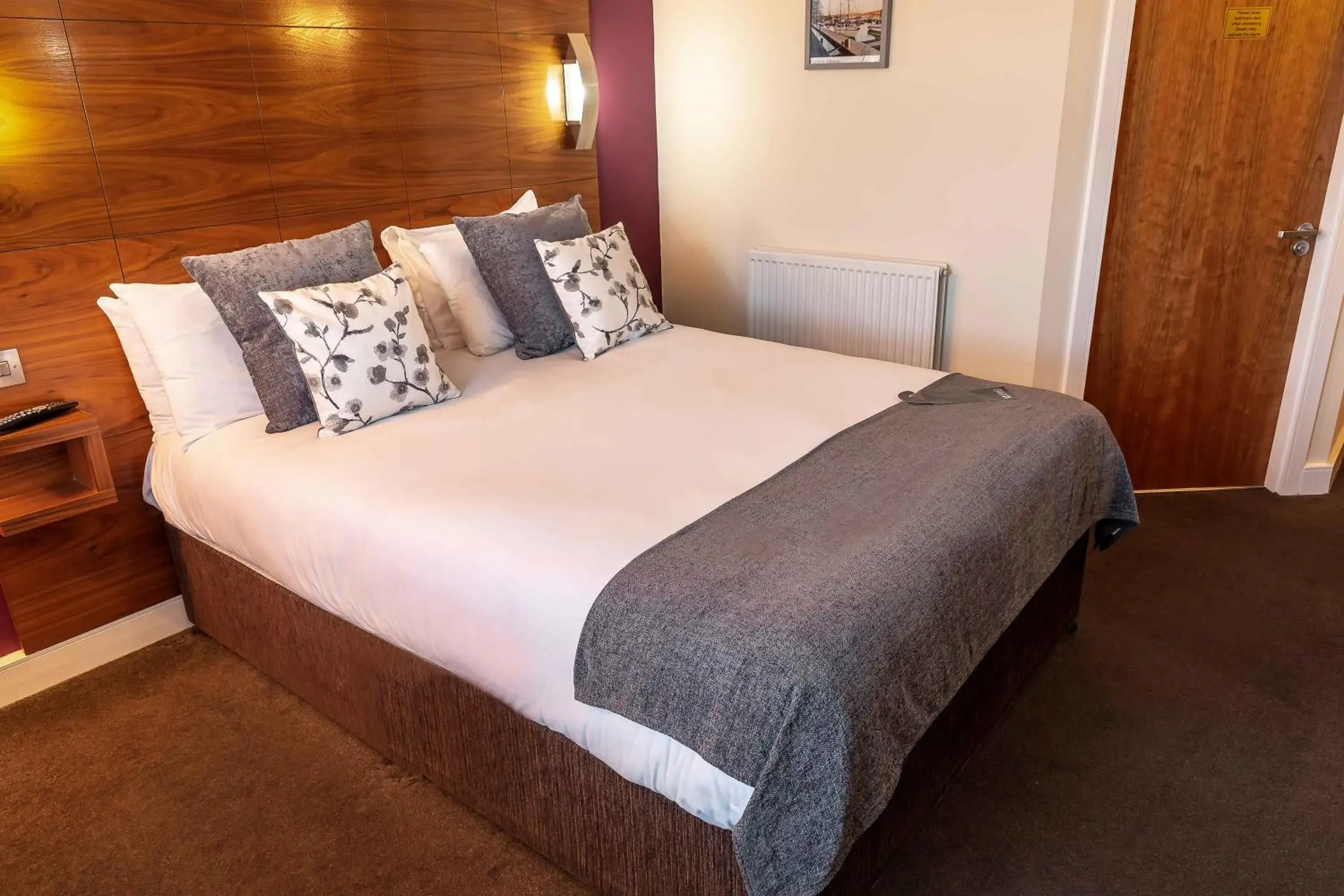 Bedroom, Bed in Legacy Preston International Hotel