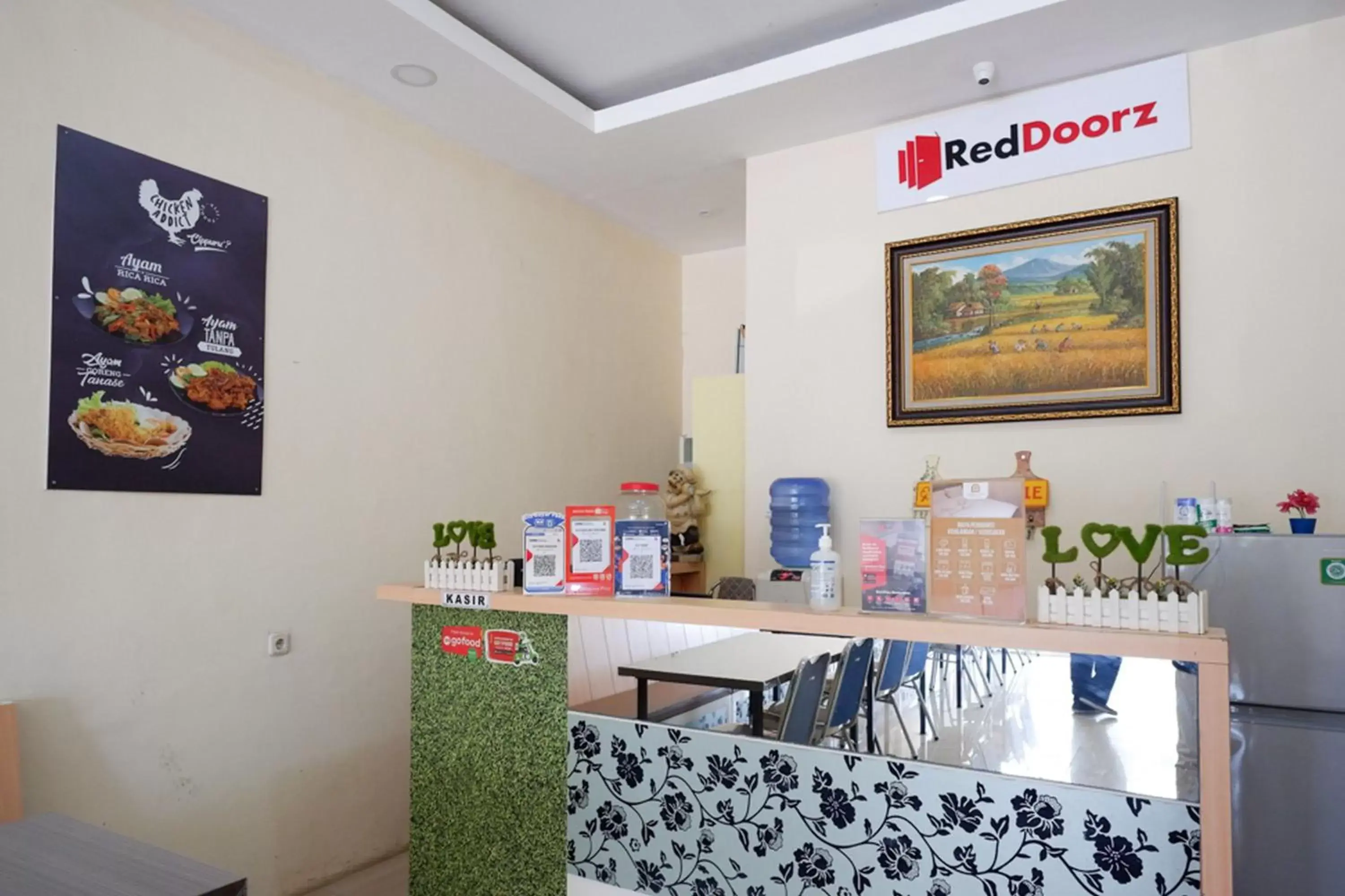 Lobby or reception in RedDoorz Plus @ Losari Makassar