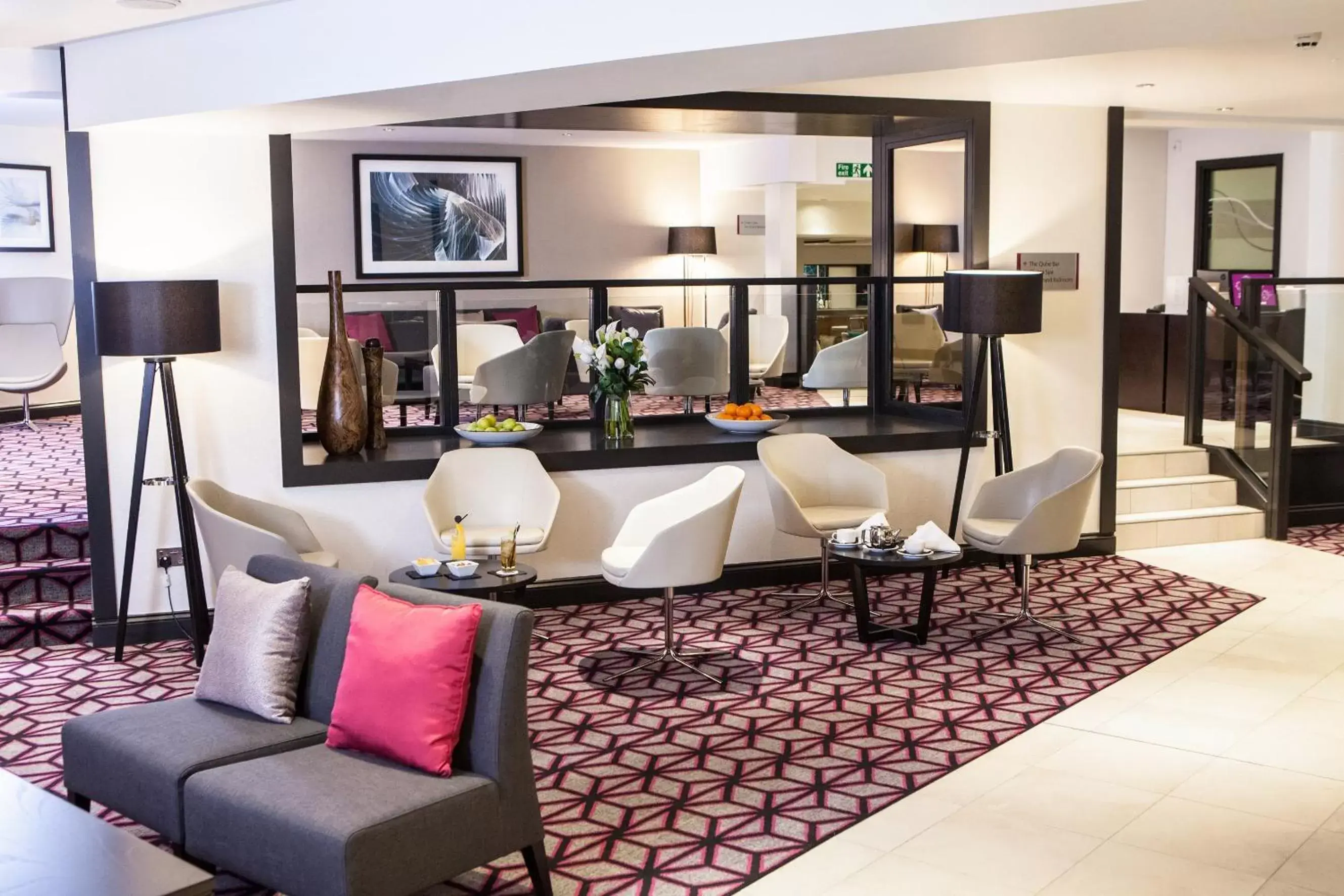 Lobby or reception in Crowne Plaza Felbridge - Gatwick, an IHG Hotel