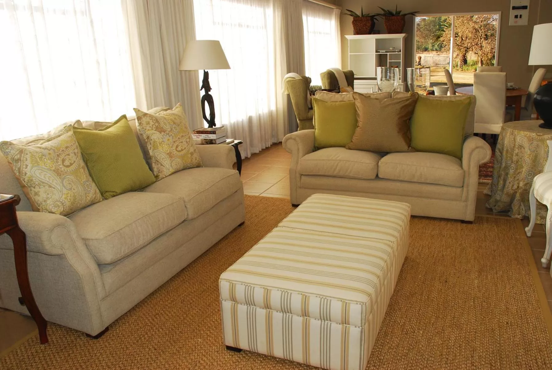 Communal lounge/ TV room in Sneezewood Farm Bed&Breakfast and Self-Catering Cottage