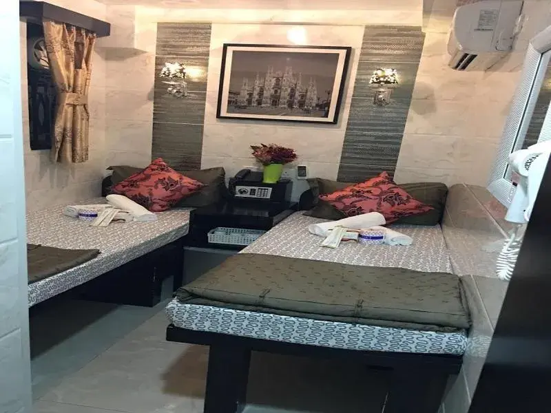 Photo of the whole room, Bed in Skyview Hostel
