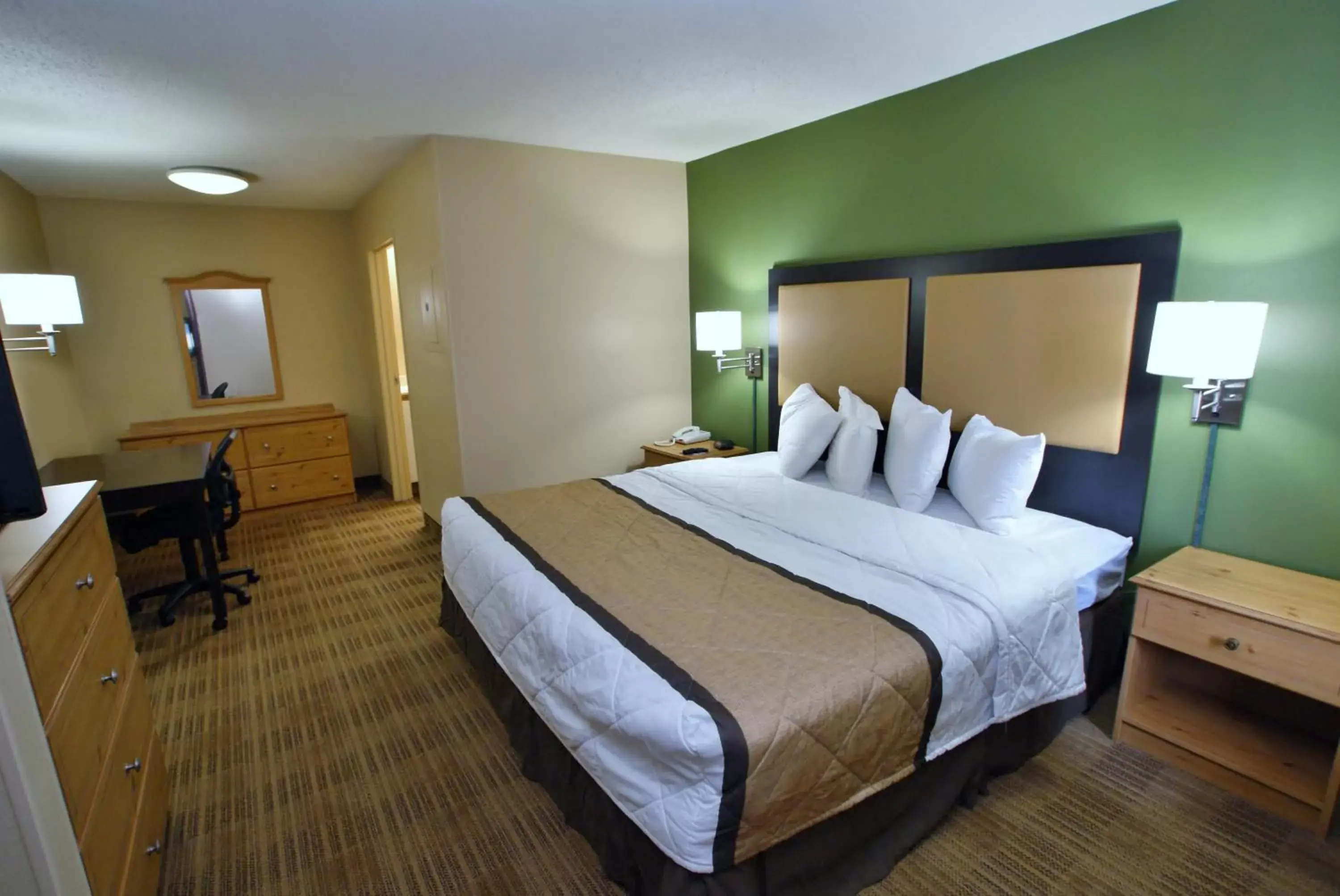 Bed in Extended Stay America Suites - Atlanta - Cumberland Mall