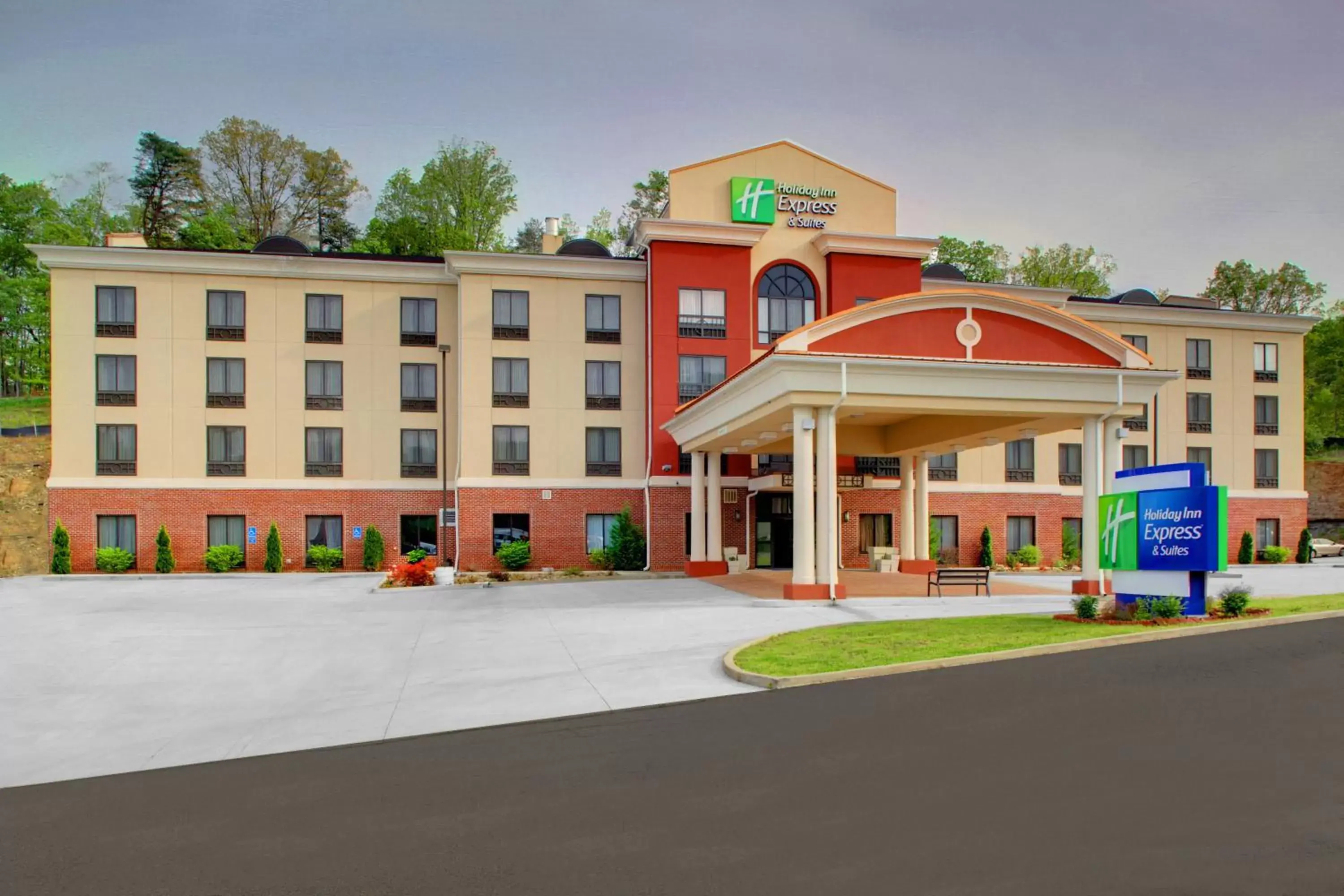 Property Building in Holiday Inn Express & Suites Cross Lanes, an IHG Hotel