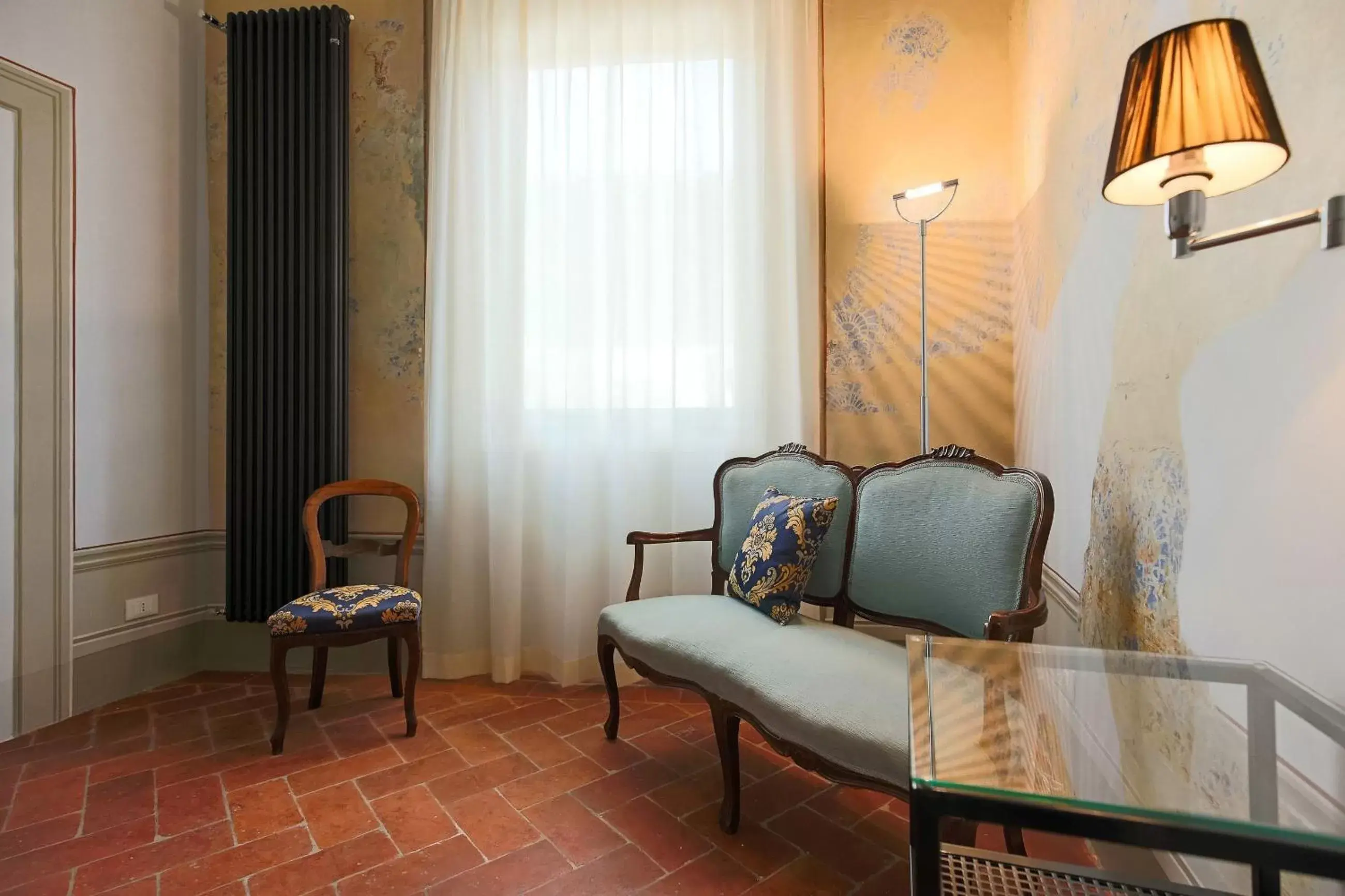 Decorative detail, Seating Area in Uffizi Harmony