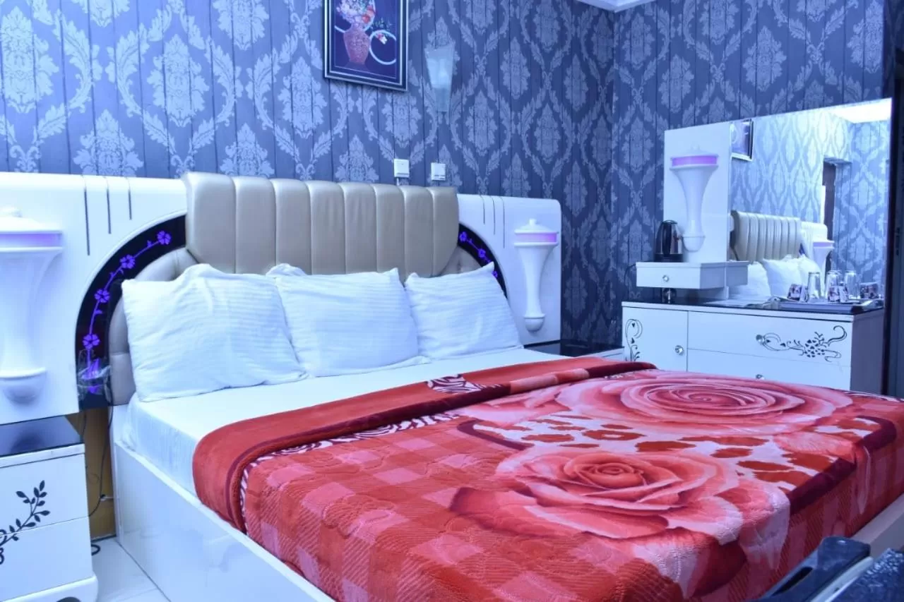 Bed in World Class Hotel & Apartments