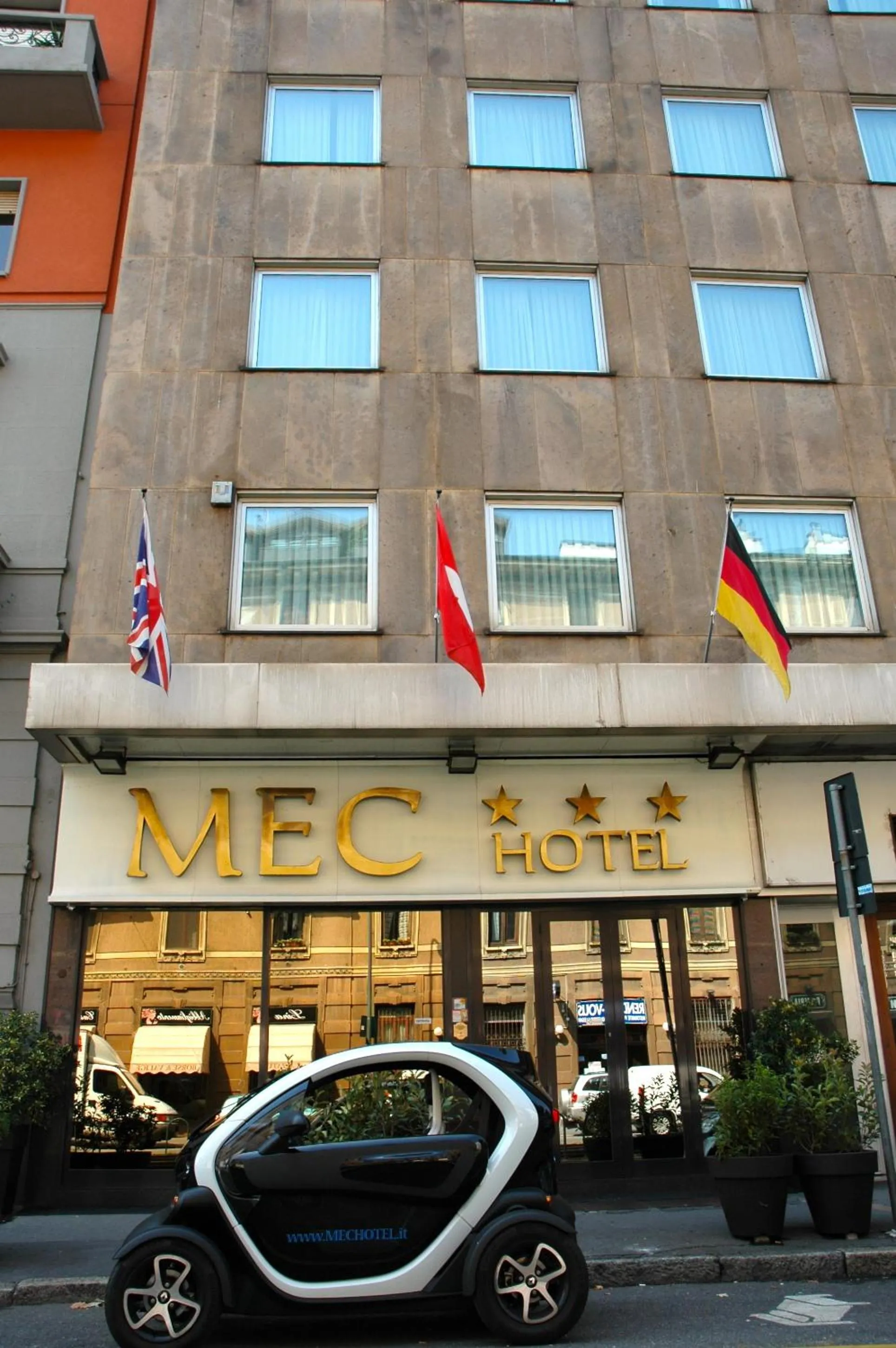 Facade/entrance in Hotel Mec