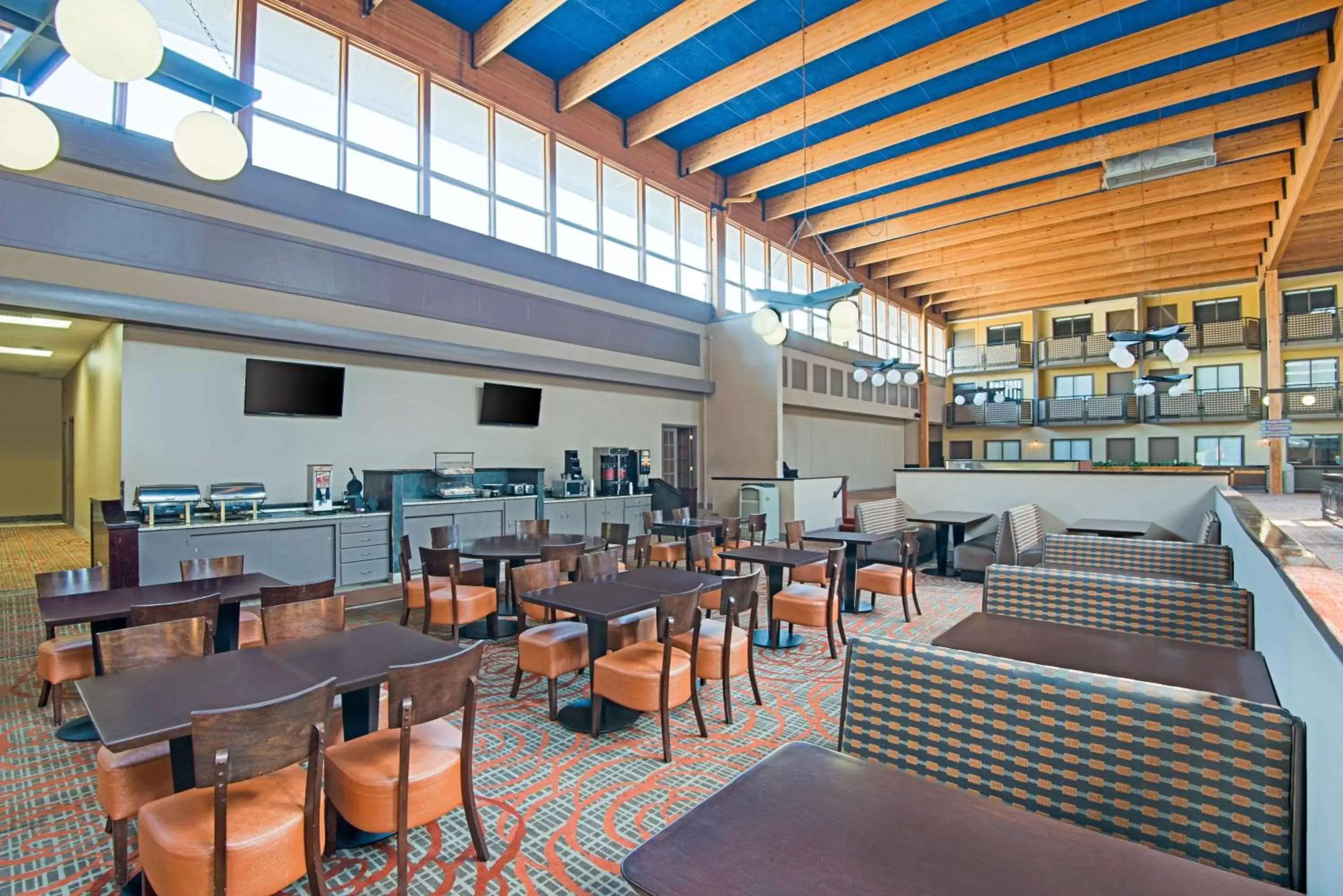 Restaurant/Places to Eat in Ramada Plaza by Wyndham Gillette Conference Center