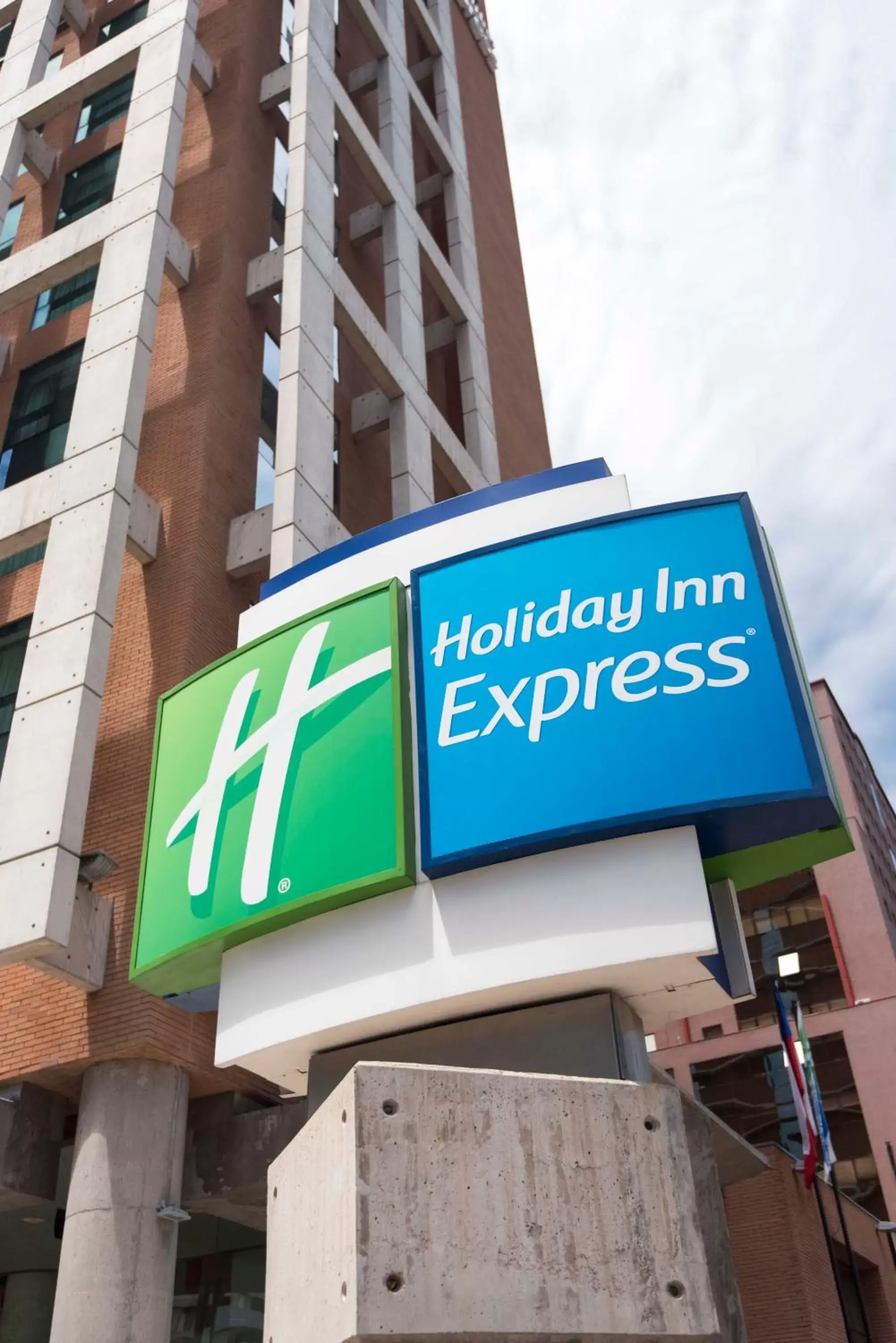 Property building in Holiday Inn Express Santiago Las Condes, an IHG Hotel