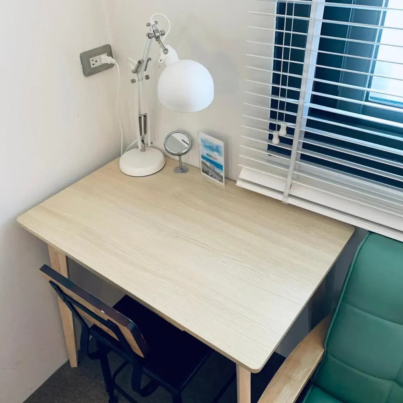 Decorative detail, Dining Area in Cozy House Hostel