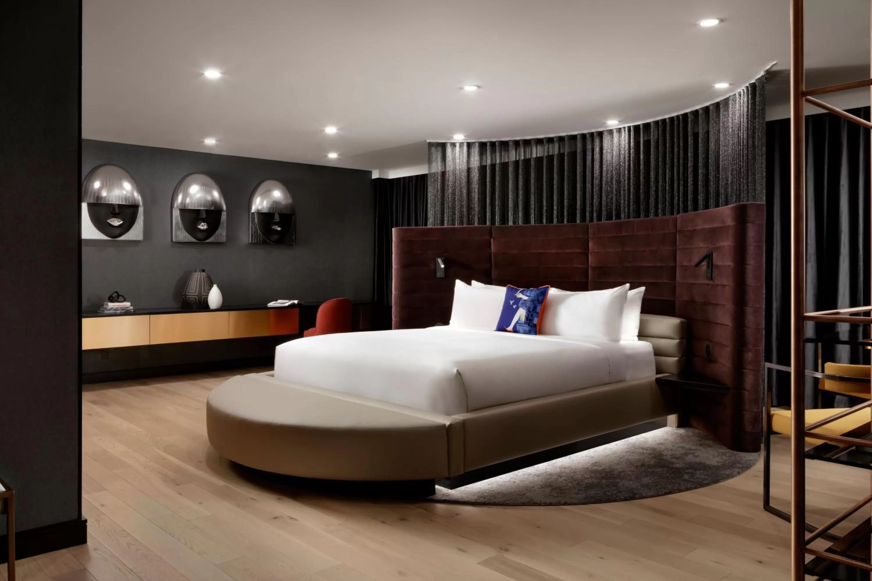 Bedroom, Bed in W Toronto