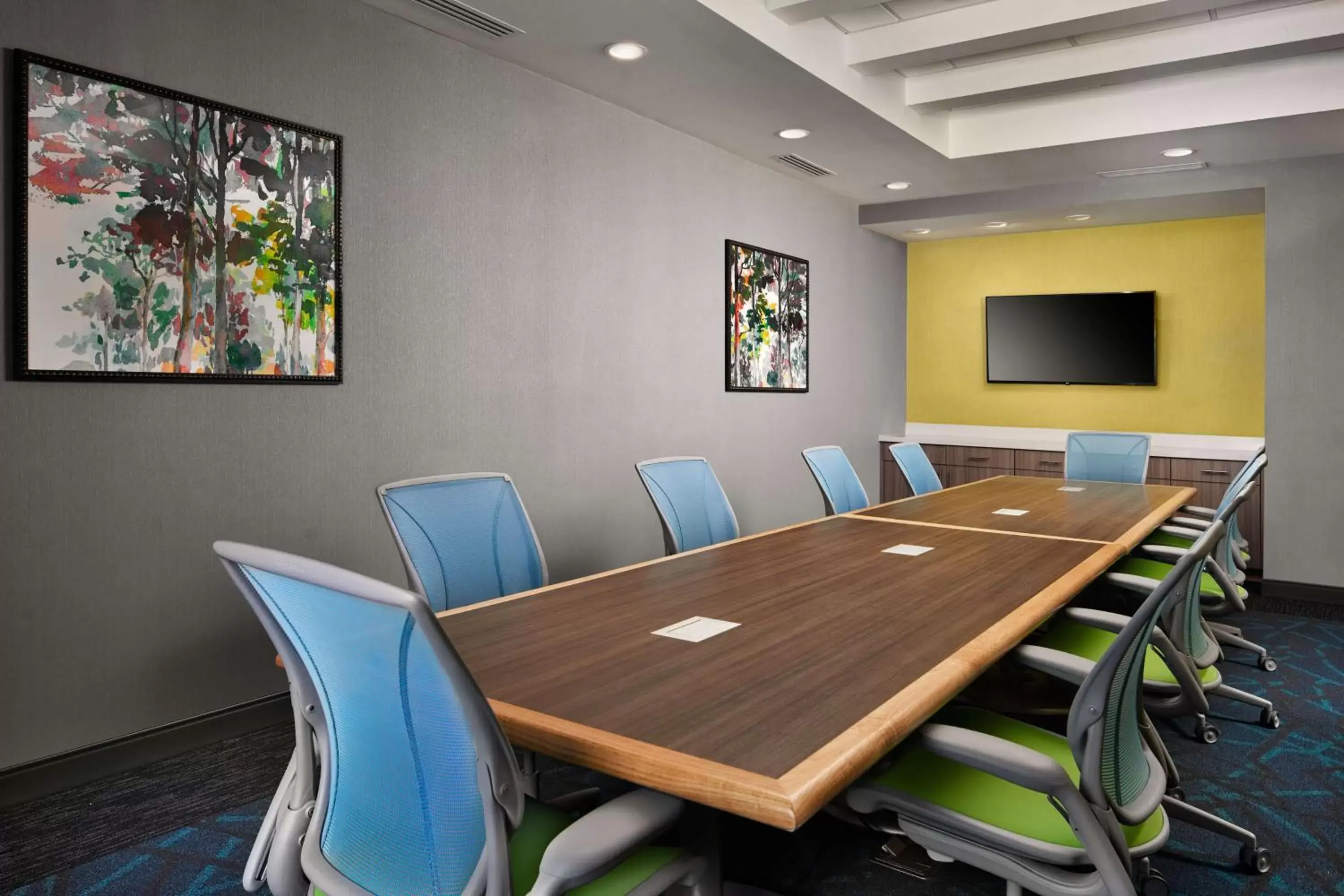 Meeting/conference room in Home2 Suites By Hilton Bend, Or