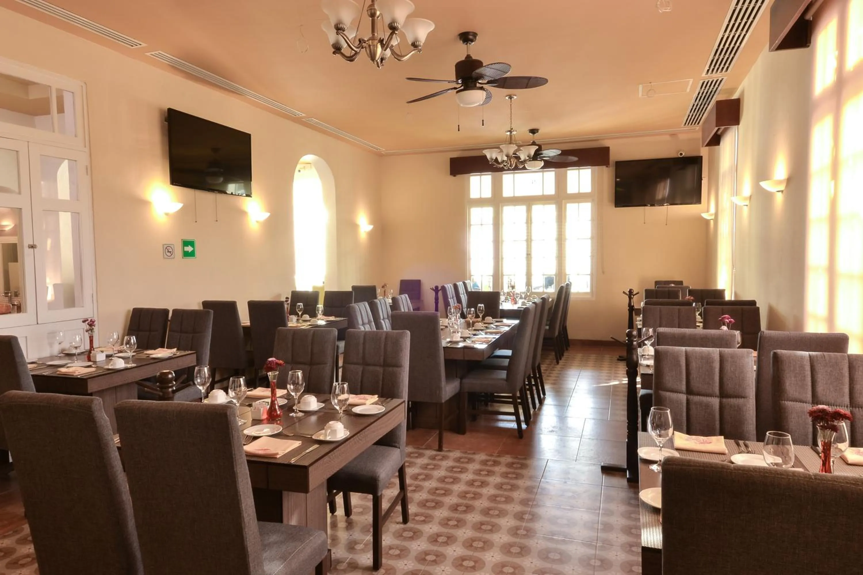 Restaurant/places to eat in Hotel Boutique Real San Juan Center