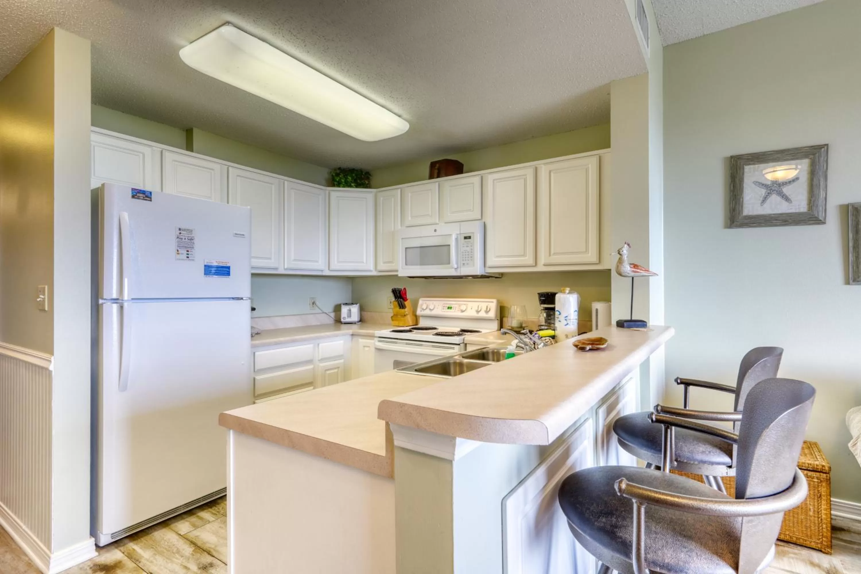 Kitchen/Kitchenette in The Dunes #707