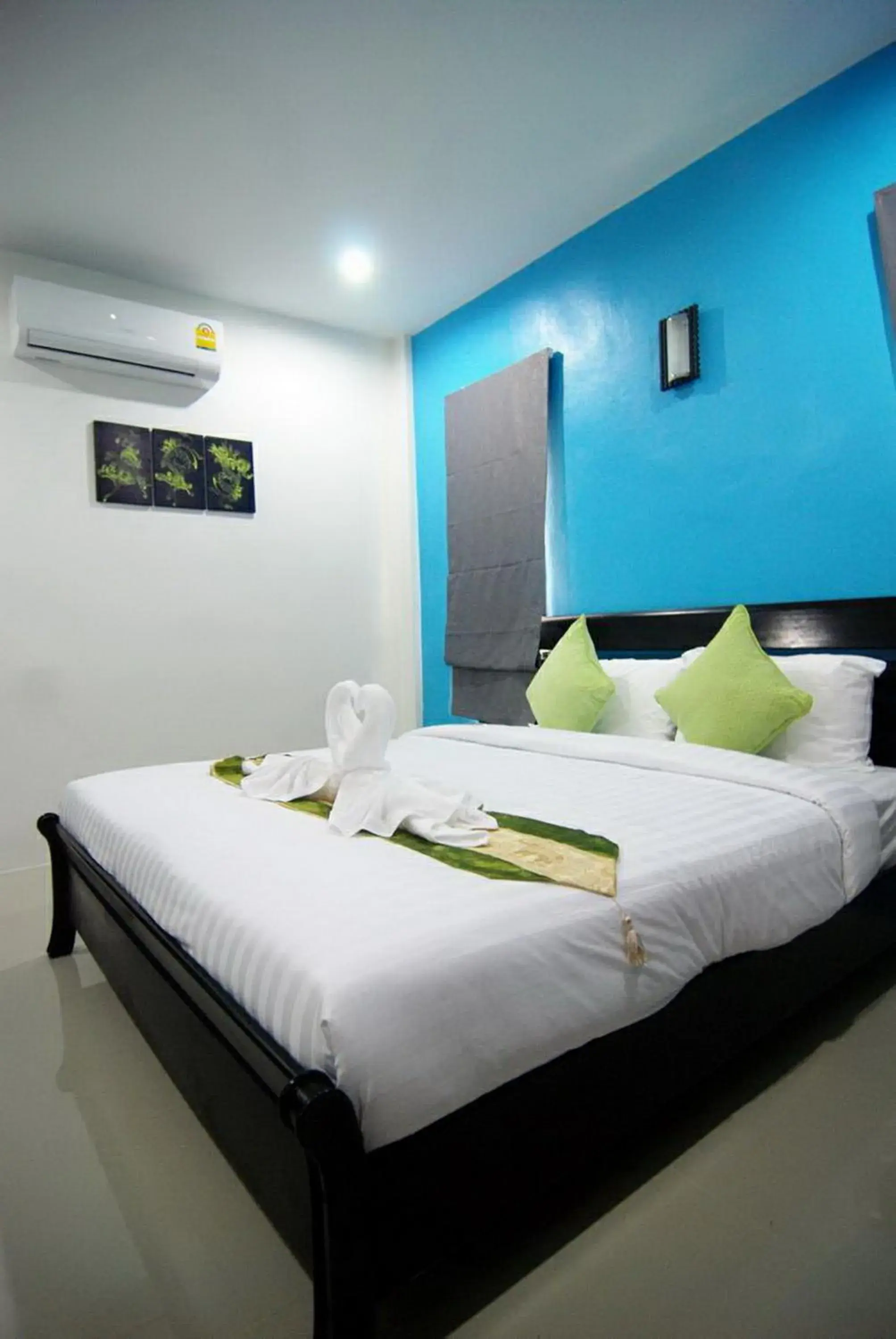 Bed in Lanta Memory Resort - SHA Plus