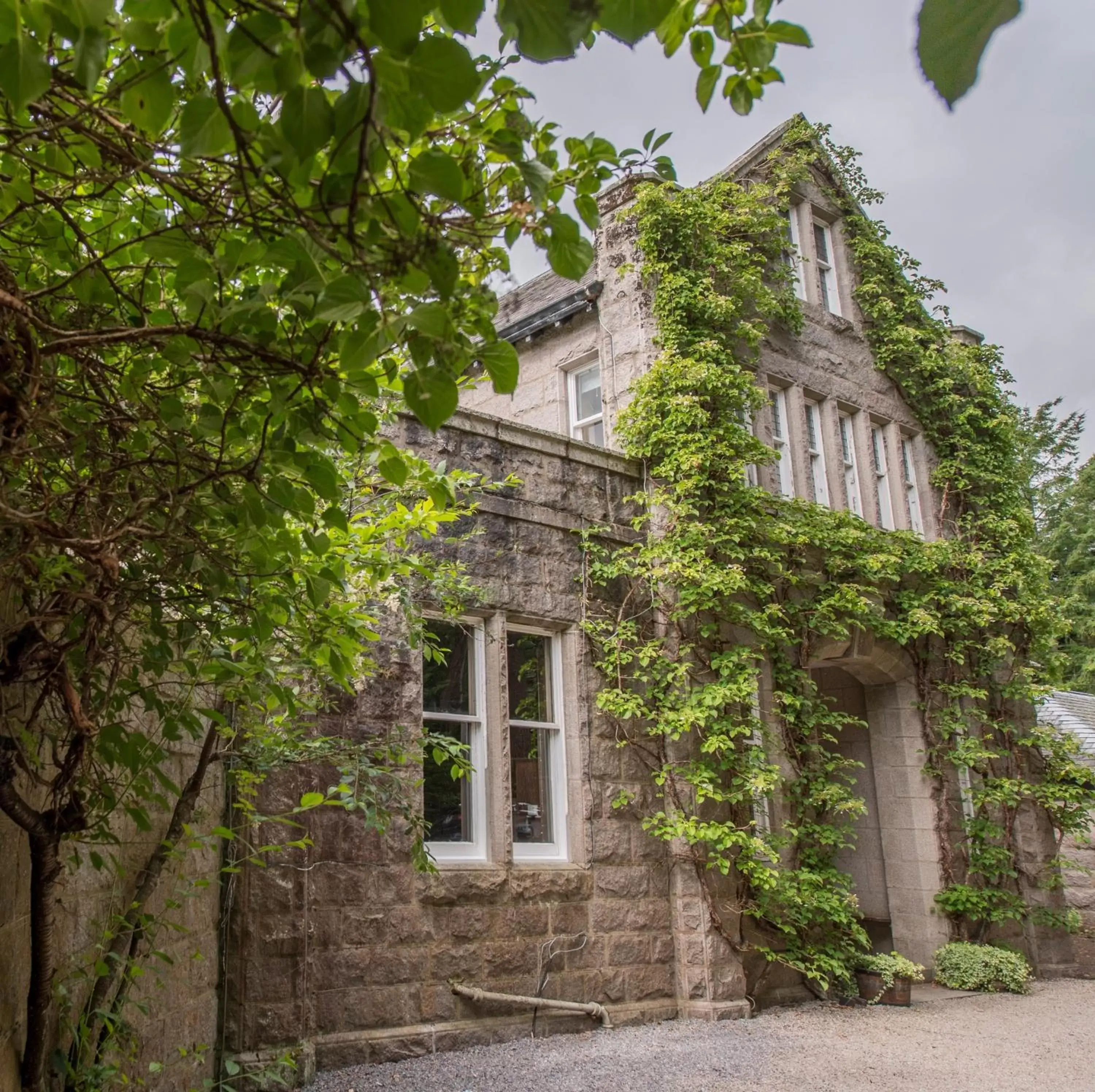 Facade/entrance, Property Building in Lys-Na-Greyne