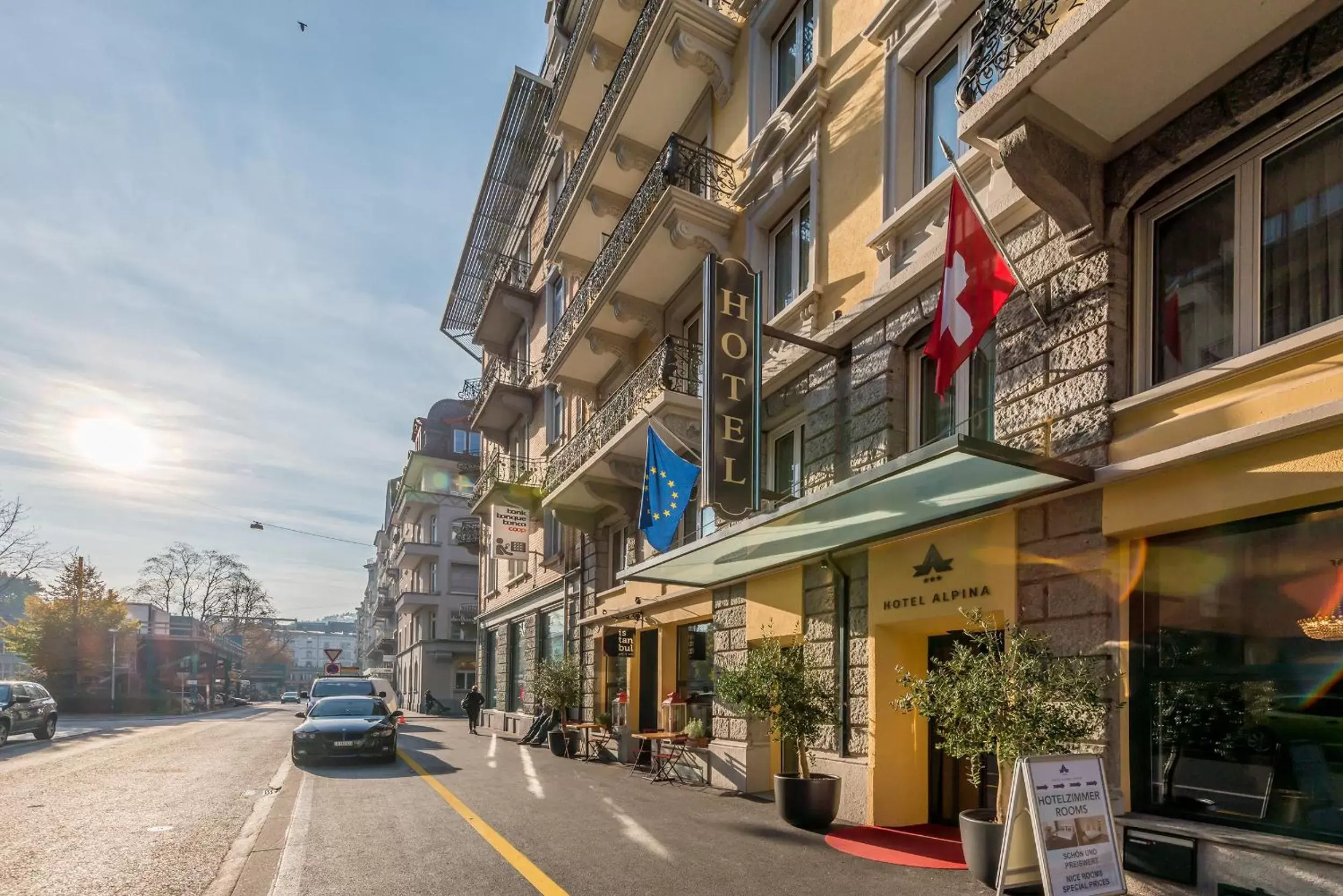 Facade/entrance, Property Building in Hotel Alpina Luzern