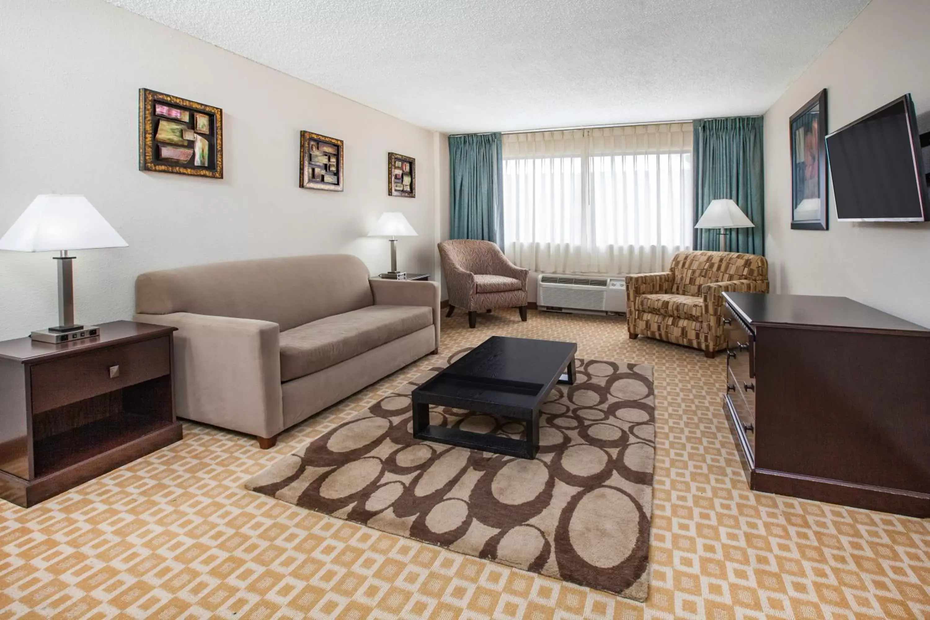 Living room, Seating Area in Days Inn by Wyndham Sherman