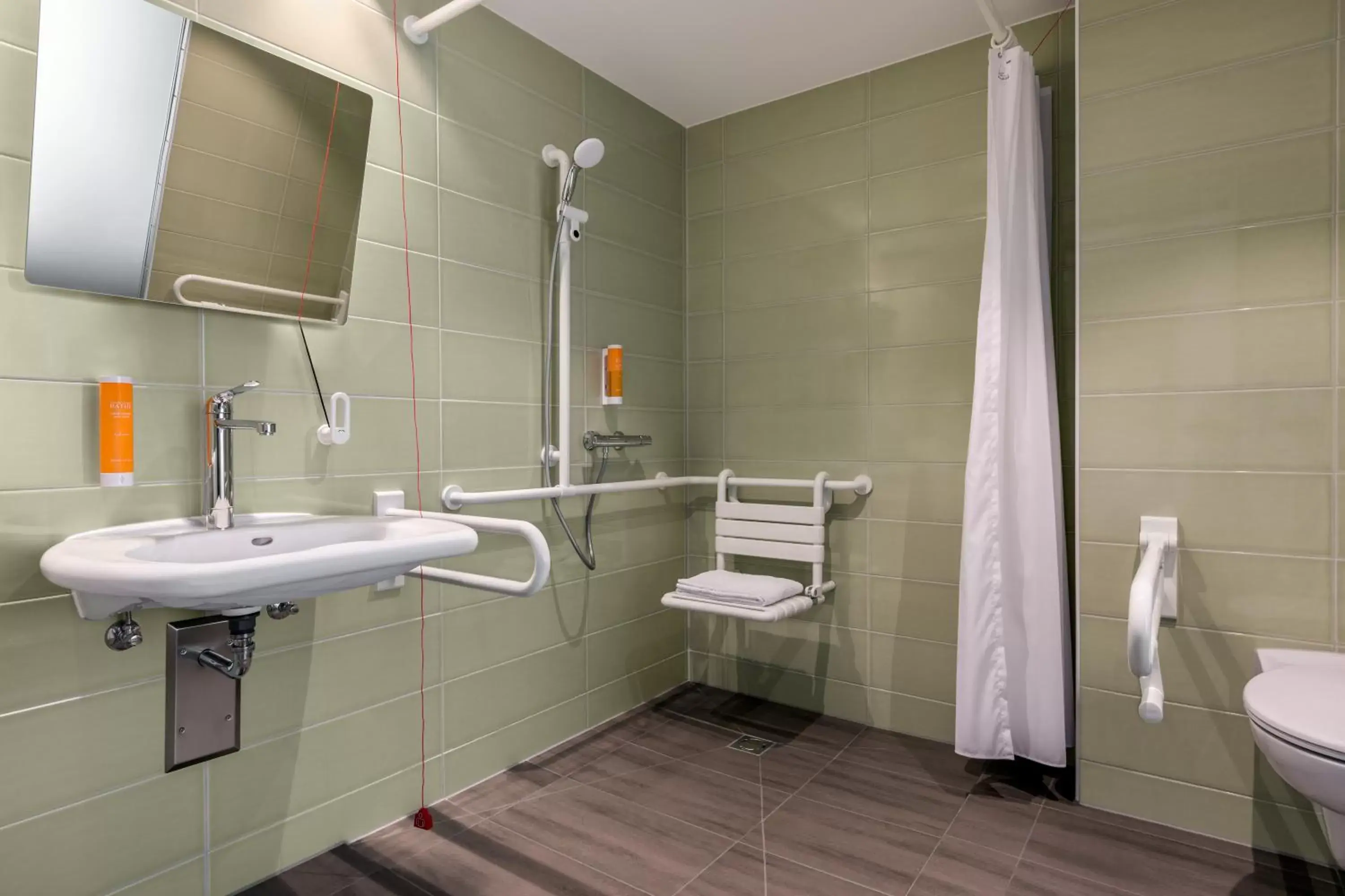 Shower, Bathroom in Super 8 by Wyndham Oberhausen am Centro