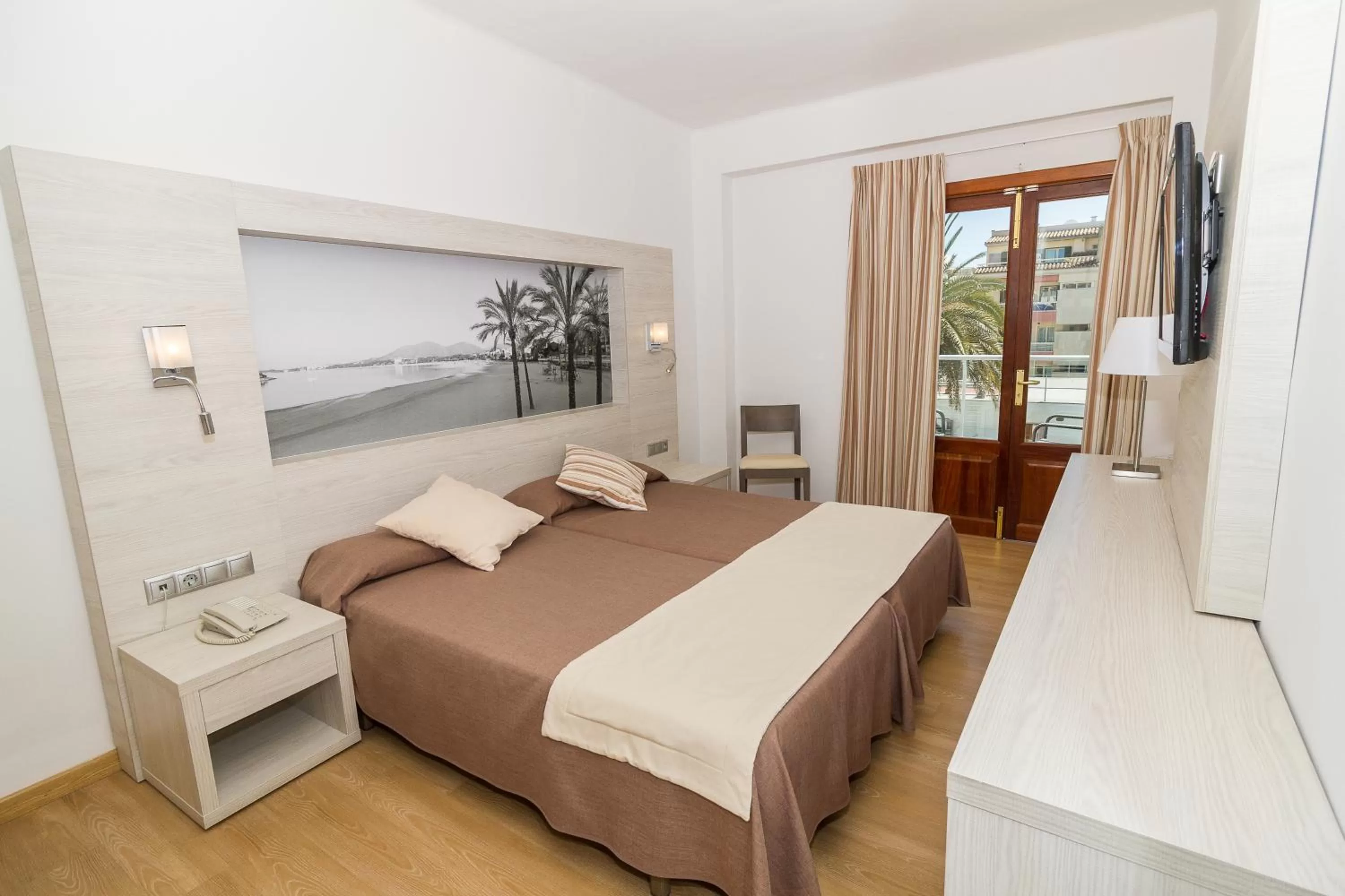 Photo of the whole room, Bed in Eix Alcudia Hotel Adults Only