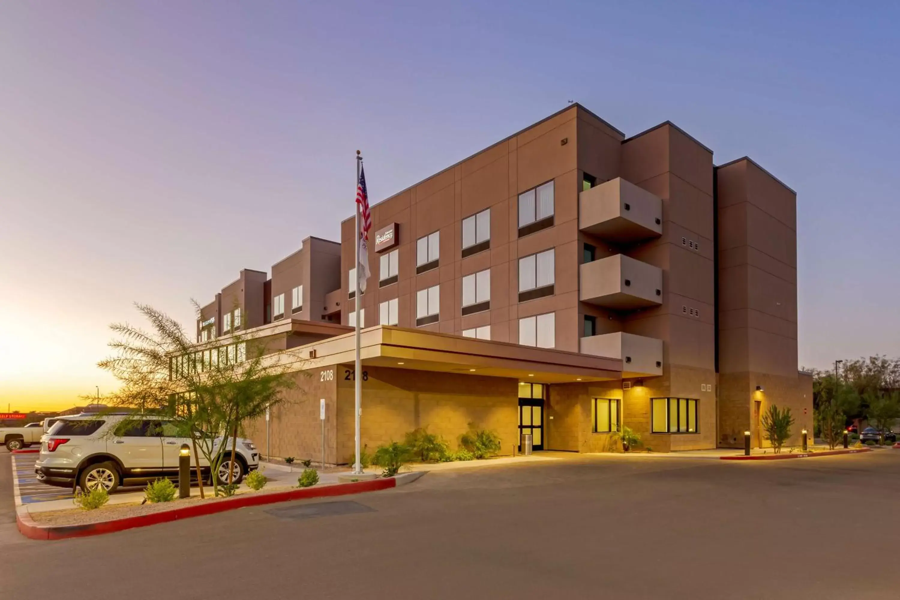 Property Building in Best Western Plus Executive Residency Phoenix North Happy Valley