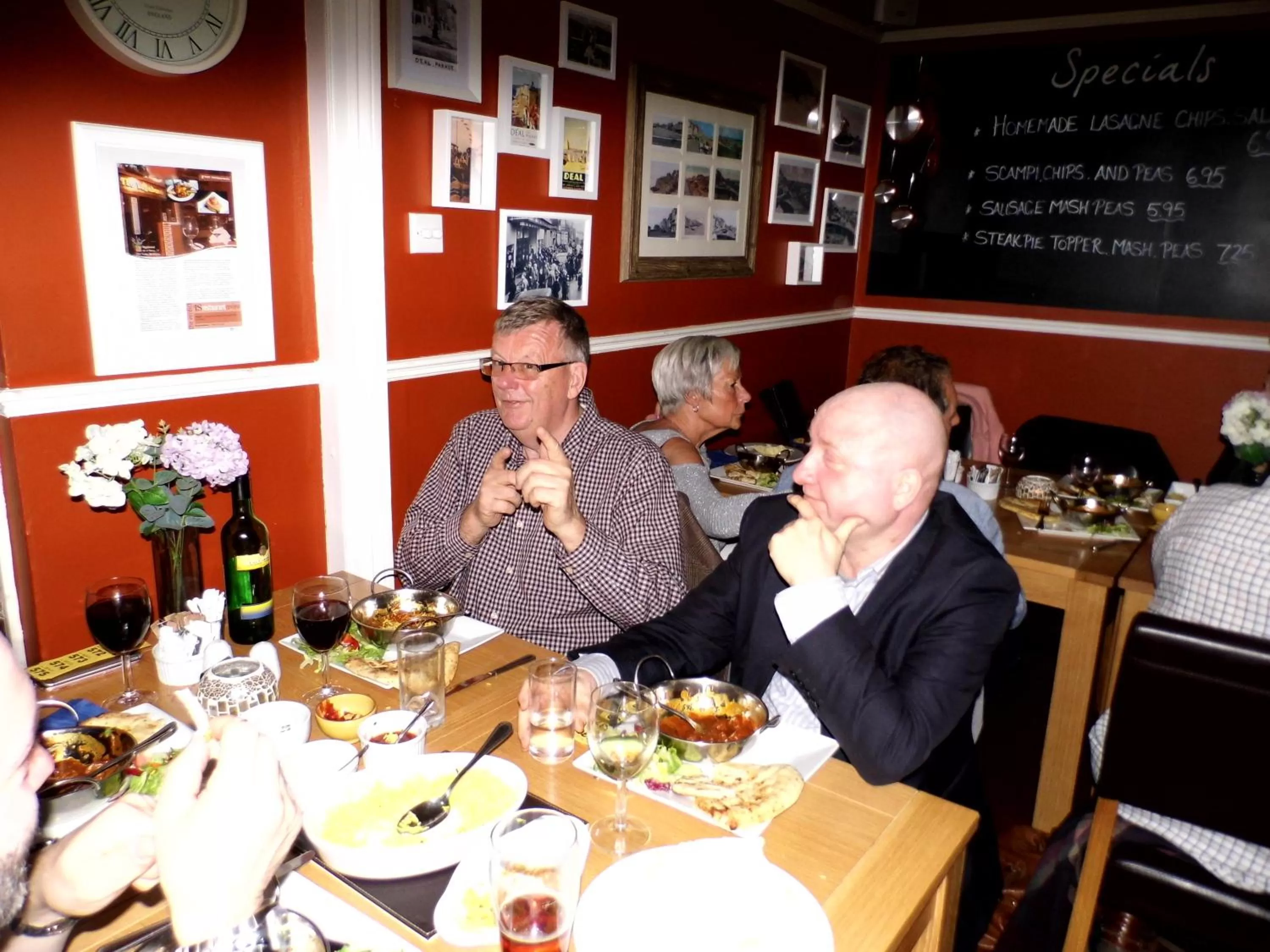 Restaurant/places to eat in Waterfront Hotel