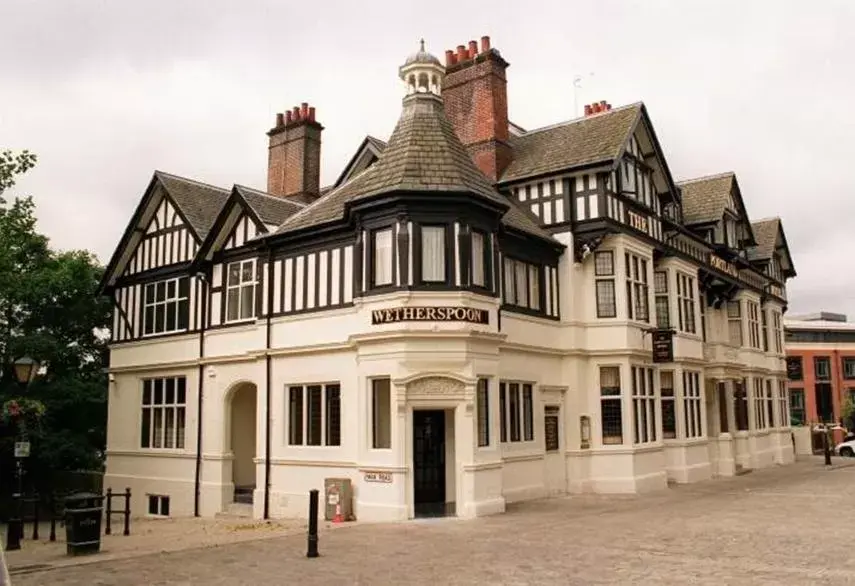 Facade/entrance, Property Building in The Portland Hotel Wetherspoon