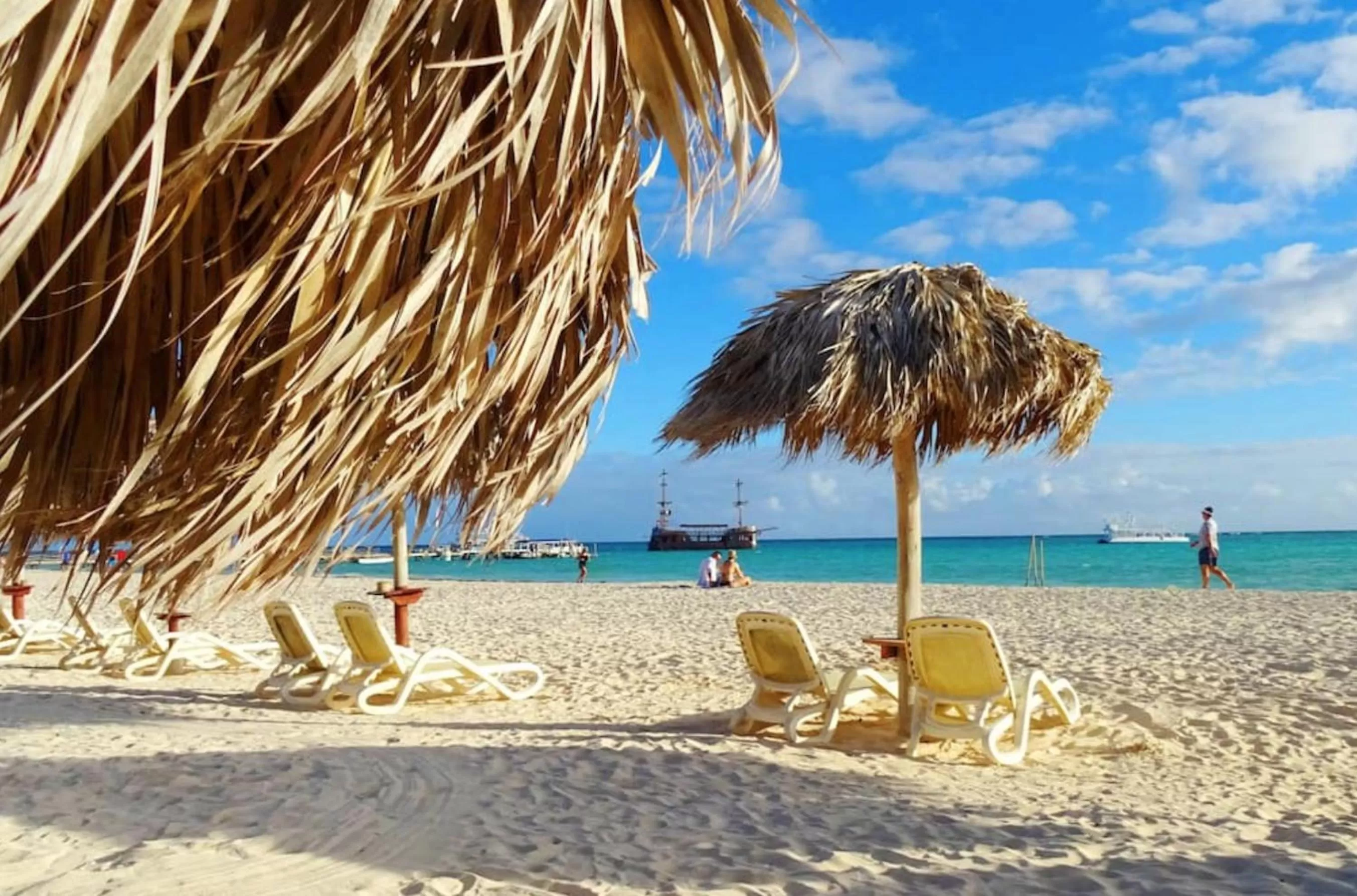 Beach in SOL CARIBE SUITES - PLAYA LOS CORALES - beach club, wifi, swimming pool