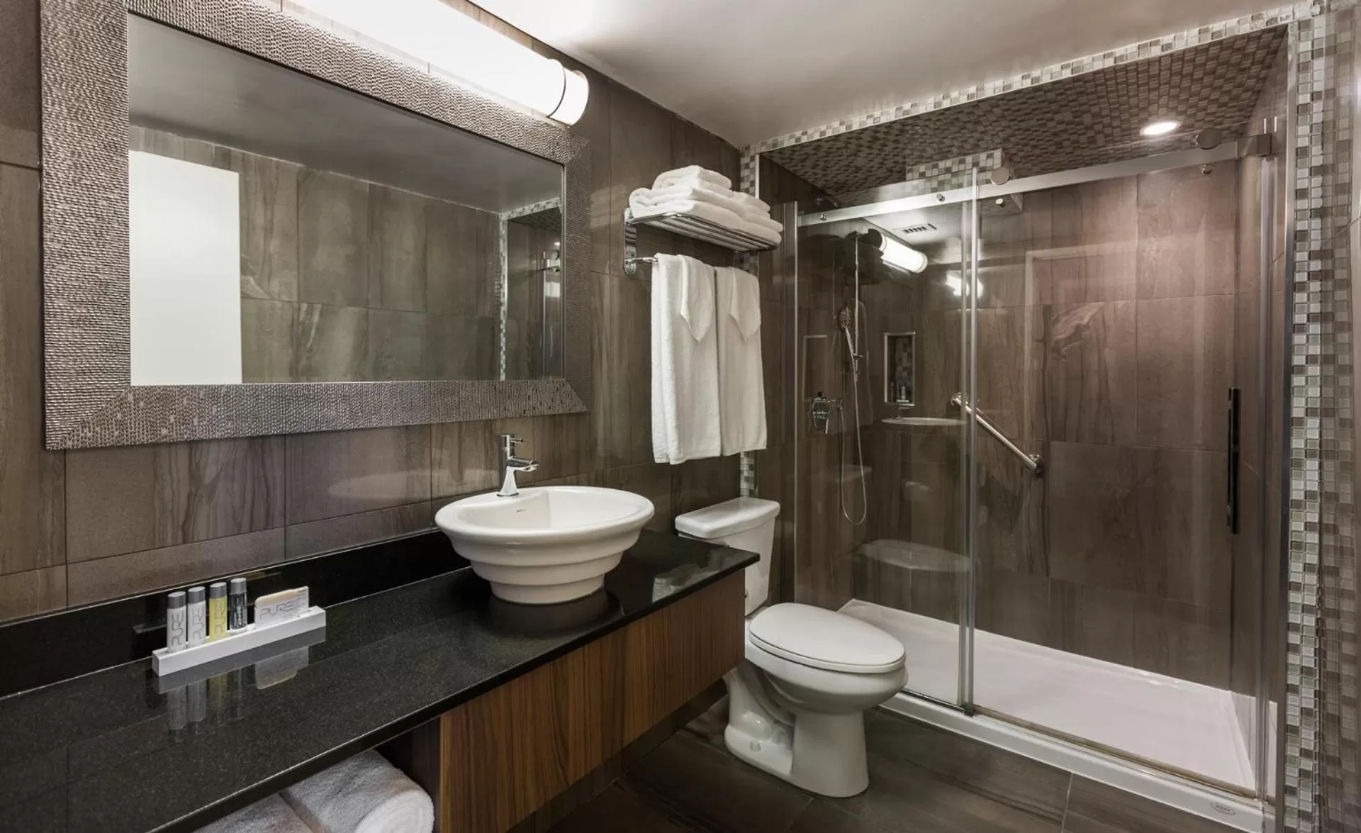 Bathroom in Hotel Espresso Montreal Centre-Ville / Downtown