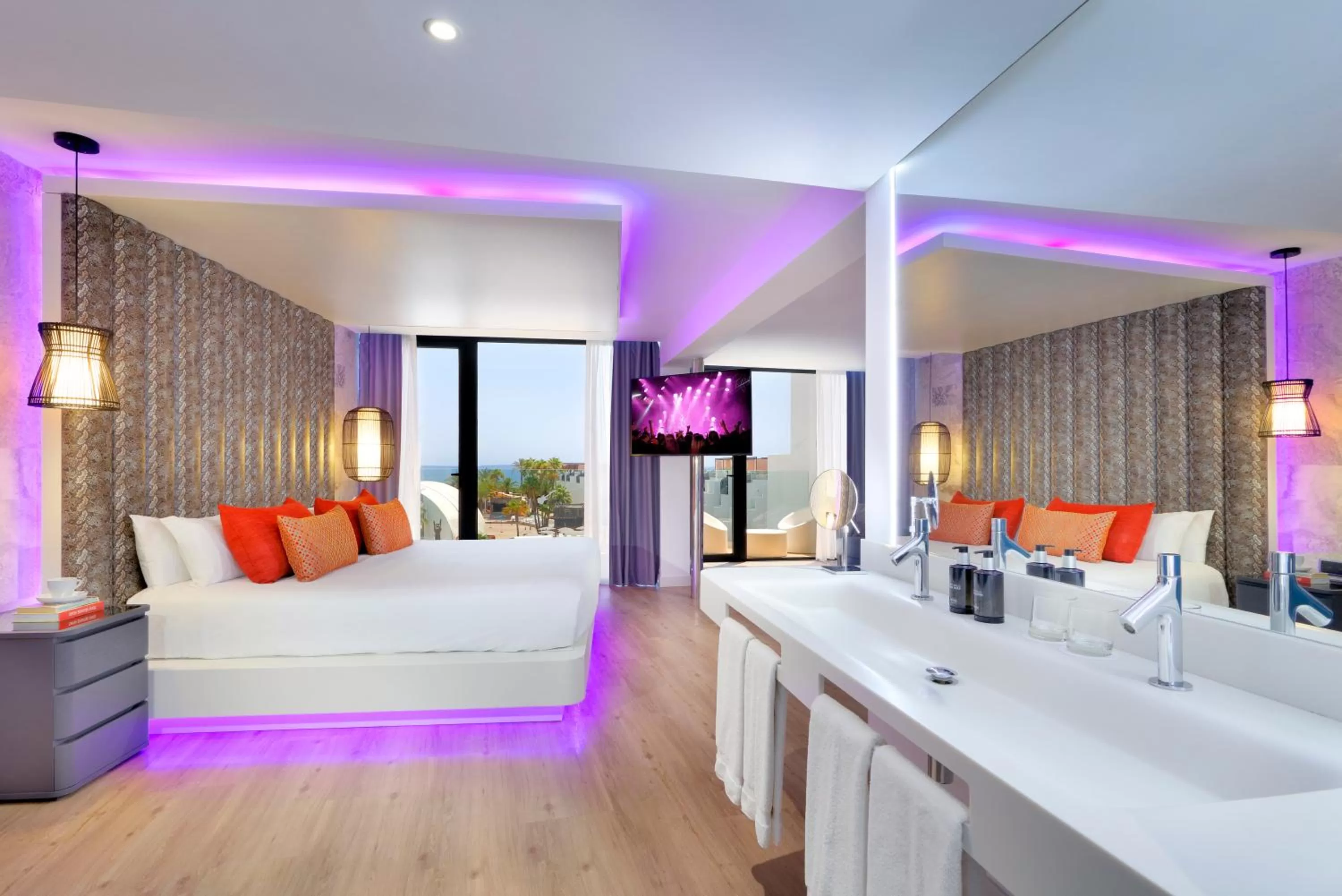 Bathroom, Bed in Hard Rock Hotel Ibiza