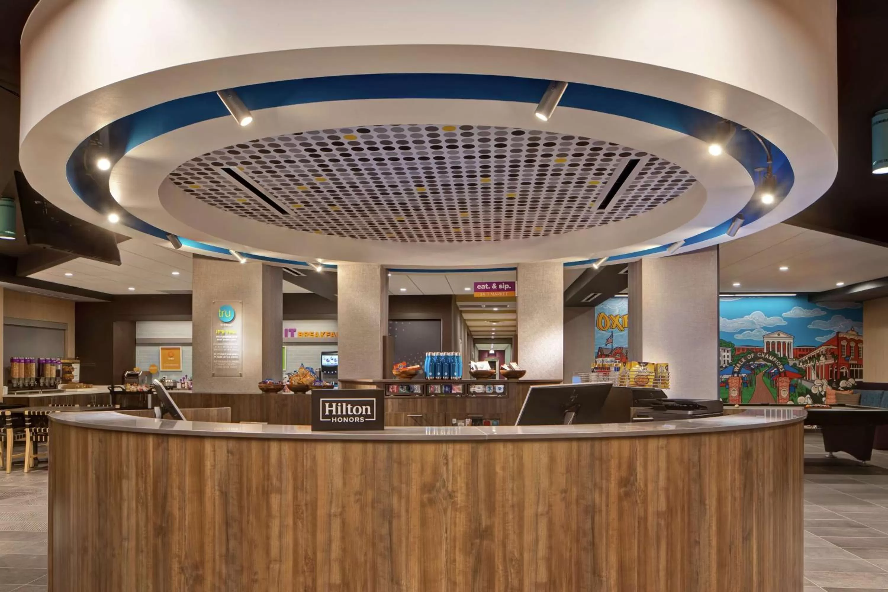 Lobby or reception in Tru By Hilton Oxford