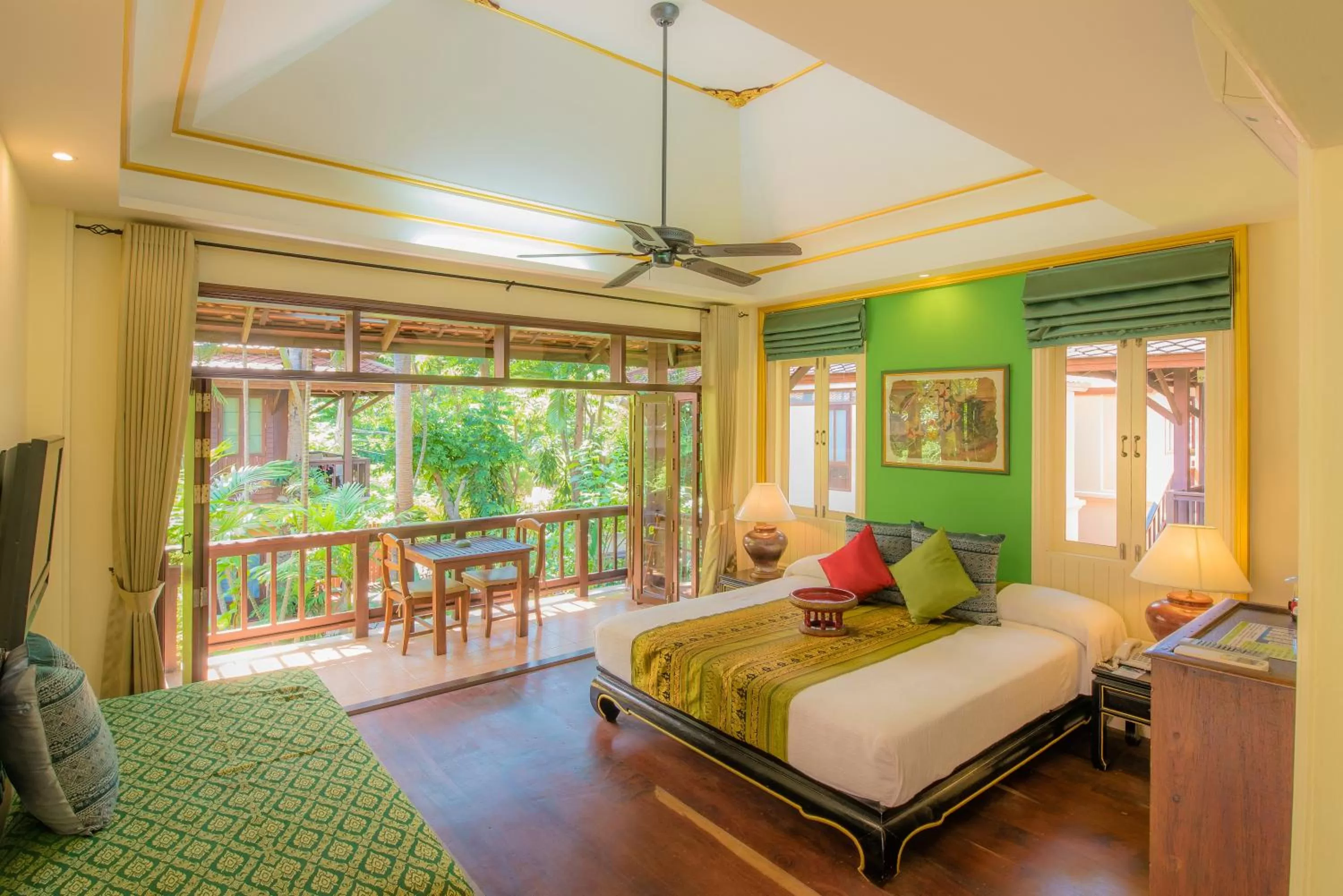 Property building, Bed in Rabbit Resort Pattaya