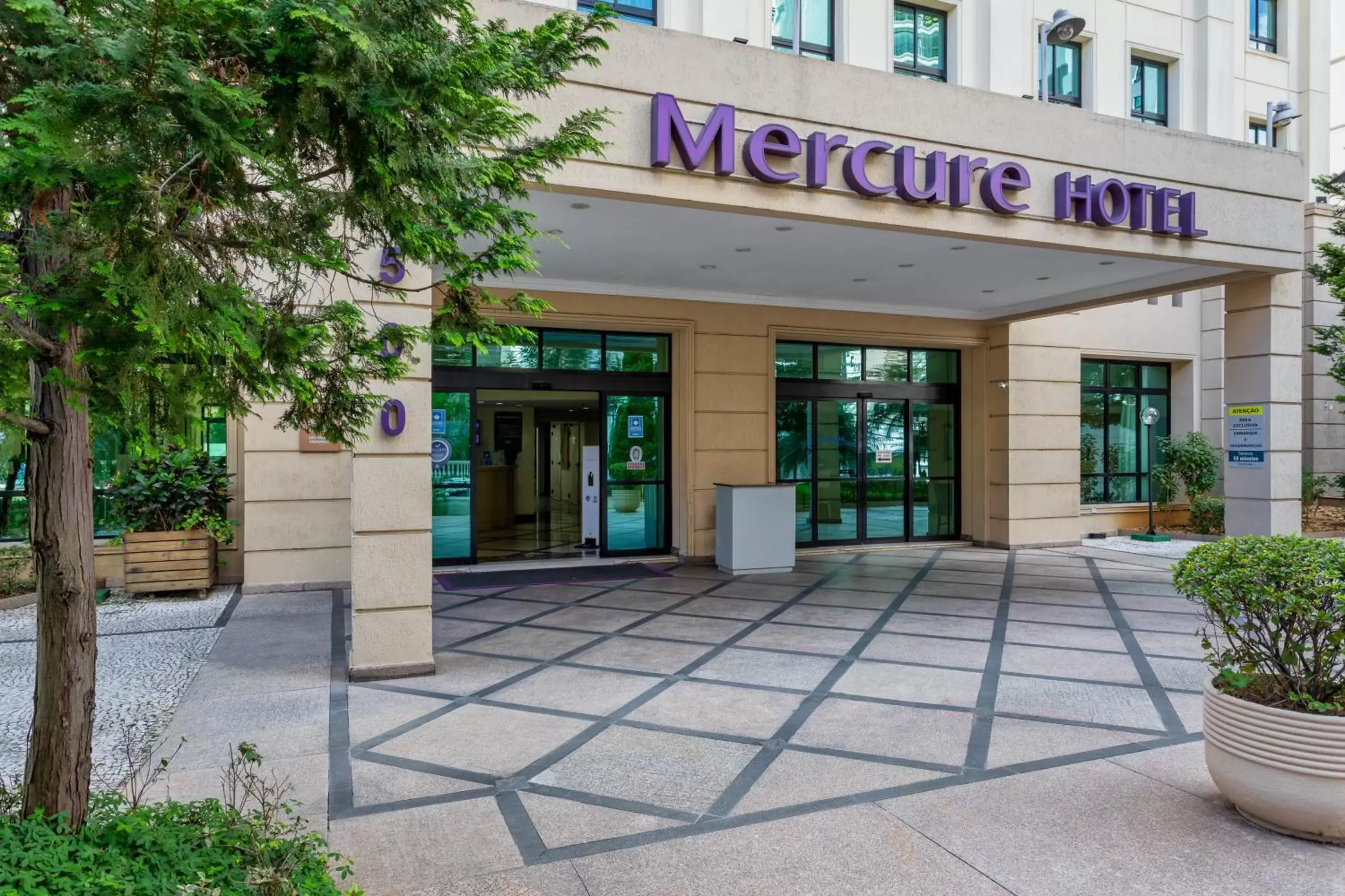 Facade/entrance in Mercure Sao Paulo Pinheiros