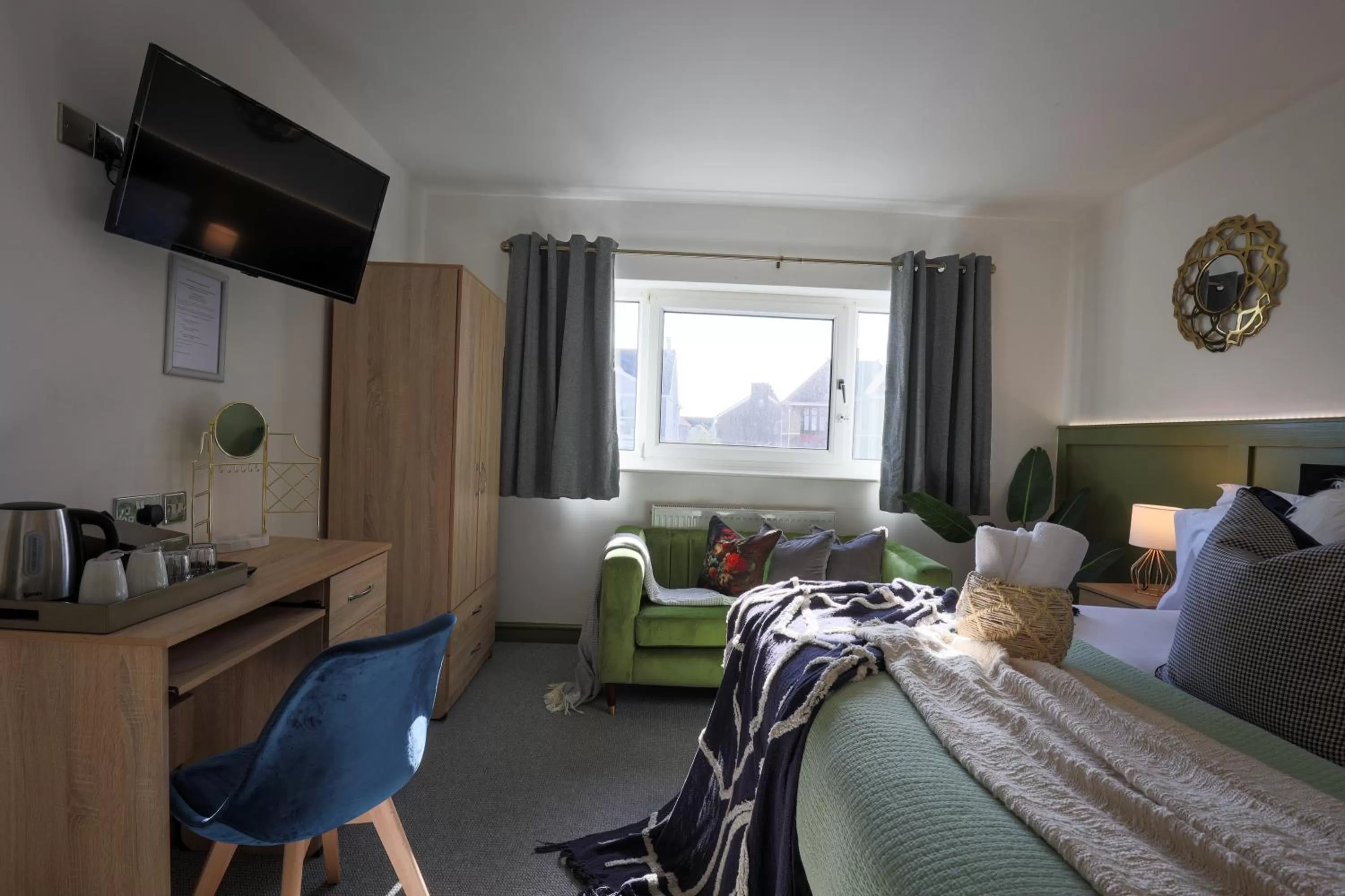 TV and multimedia, TV/Entertainment Center in The Angharad Hotel and Restaurant