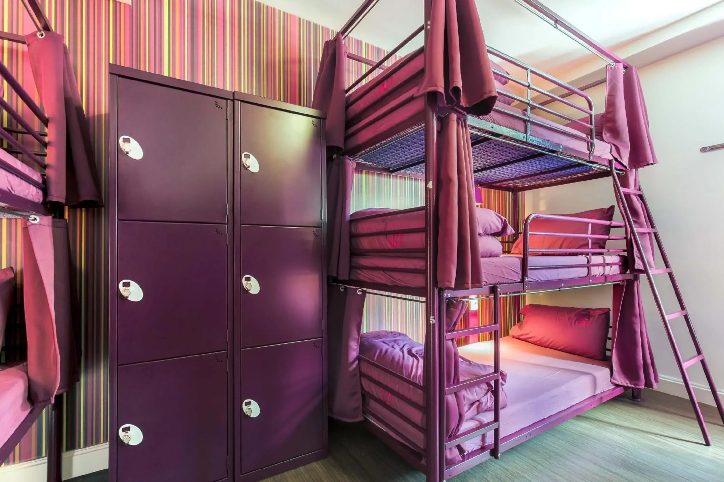 bunk bed in Safestay London Kensington Holland Park