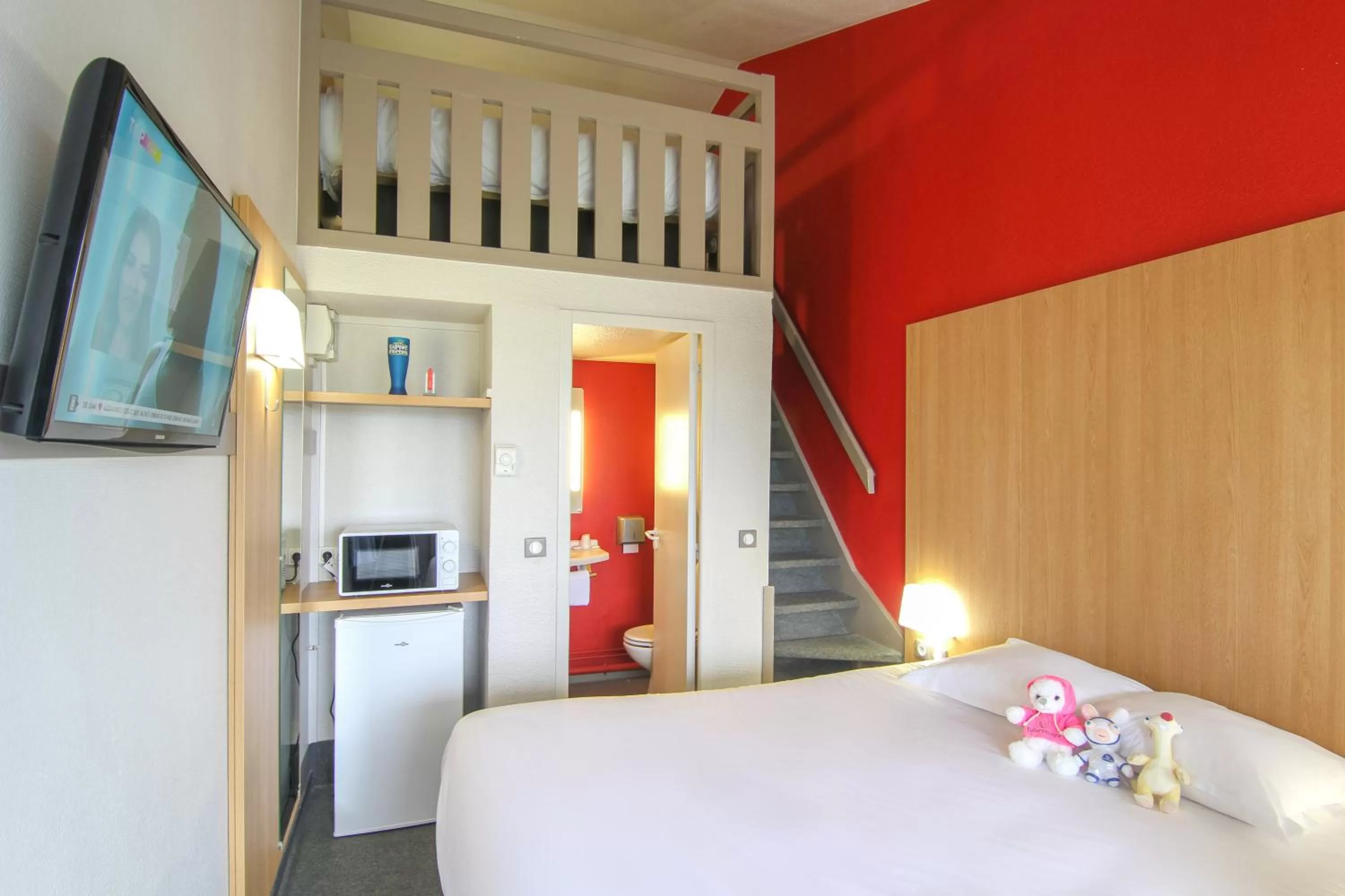 Bed in Kyriad Direct Poitiers - Gare du Futuroscope