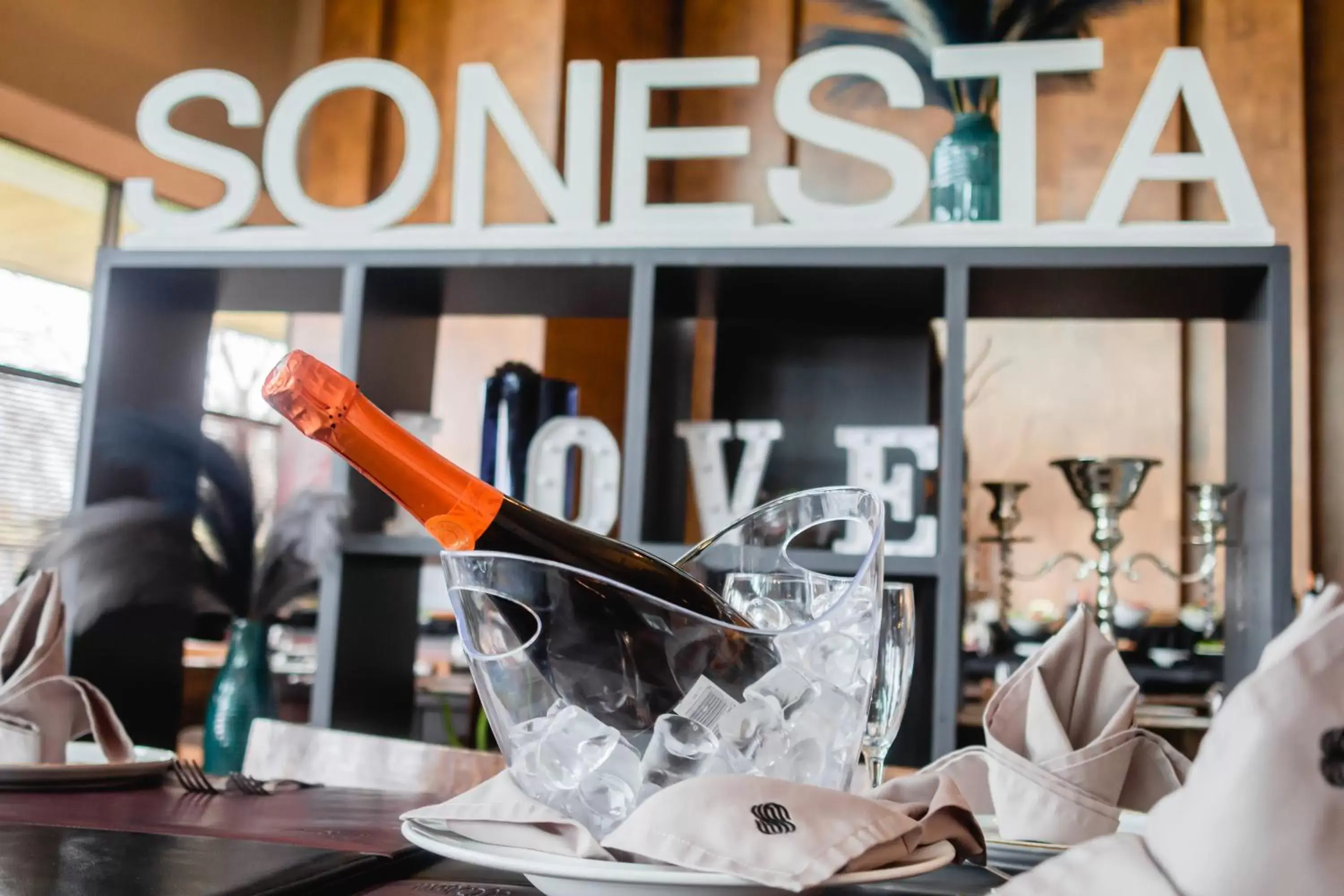 Restaurant/places to eat in Sonesta Hotel Osorno