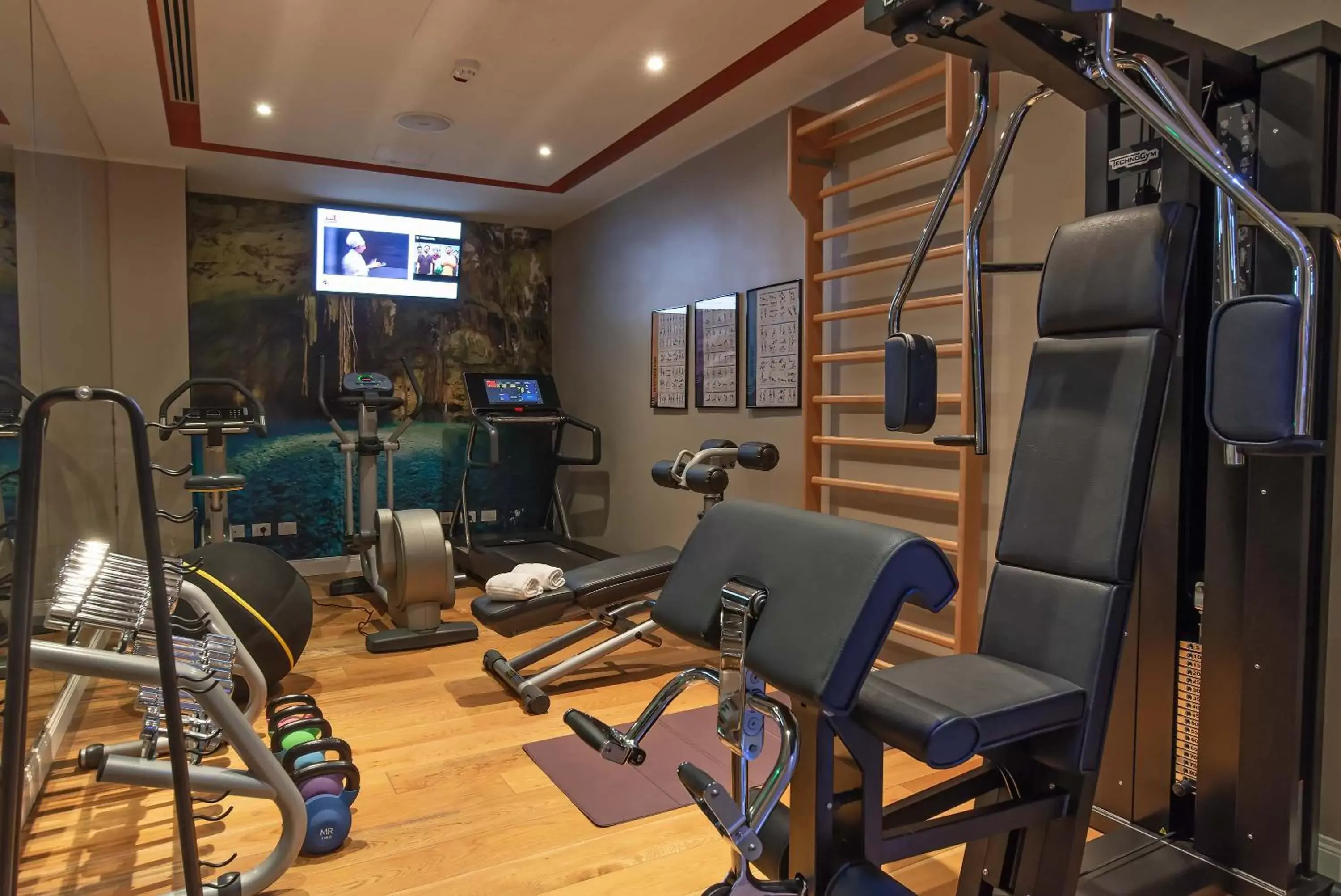 Fitness centre/facilities, Fitness Center/Facilities in Hotel White
