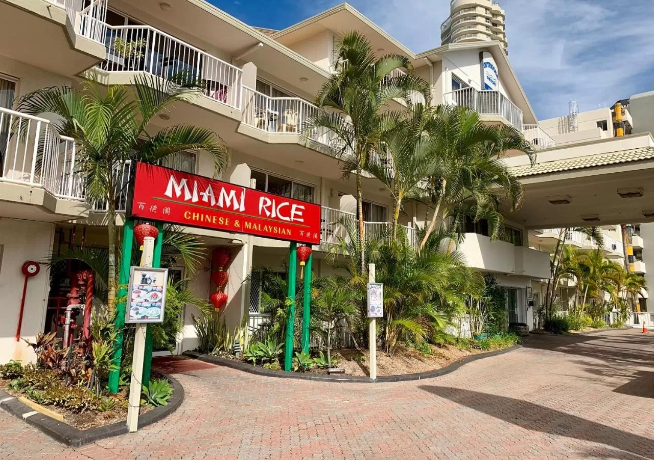 Property building in Outrigger Burleigh