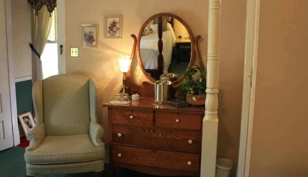 Seating area in Red Rocker Inn