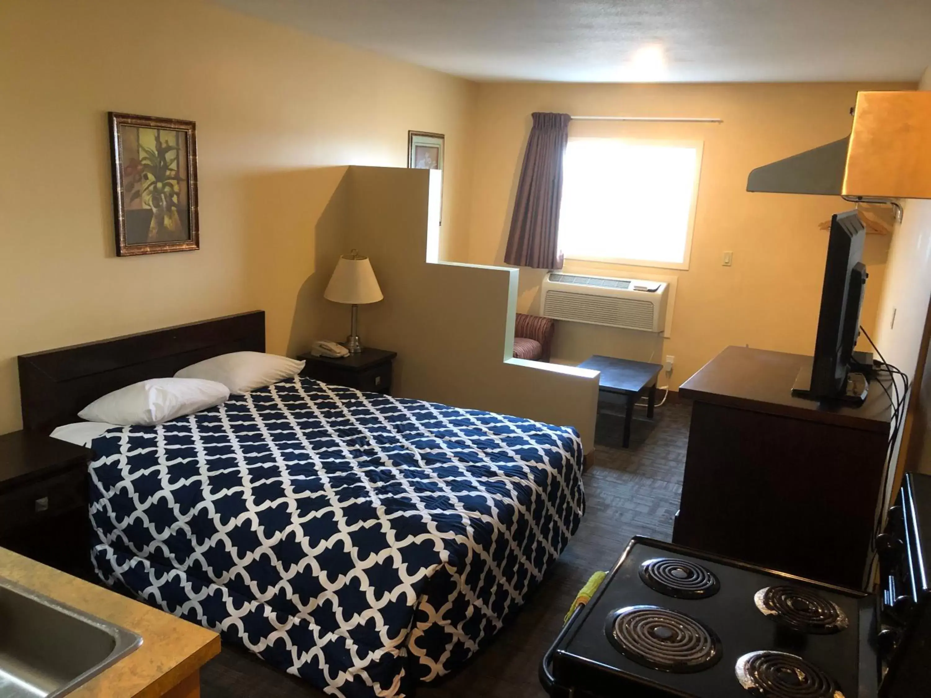 Travel Inn & Suites