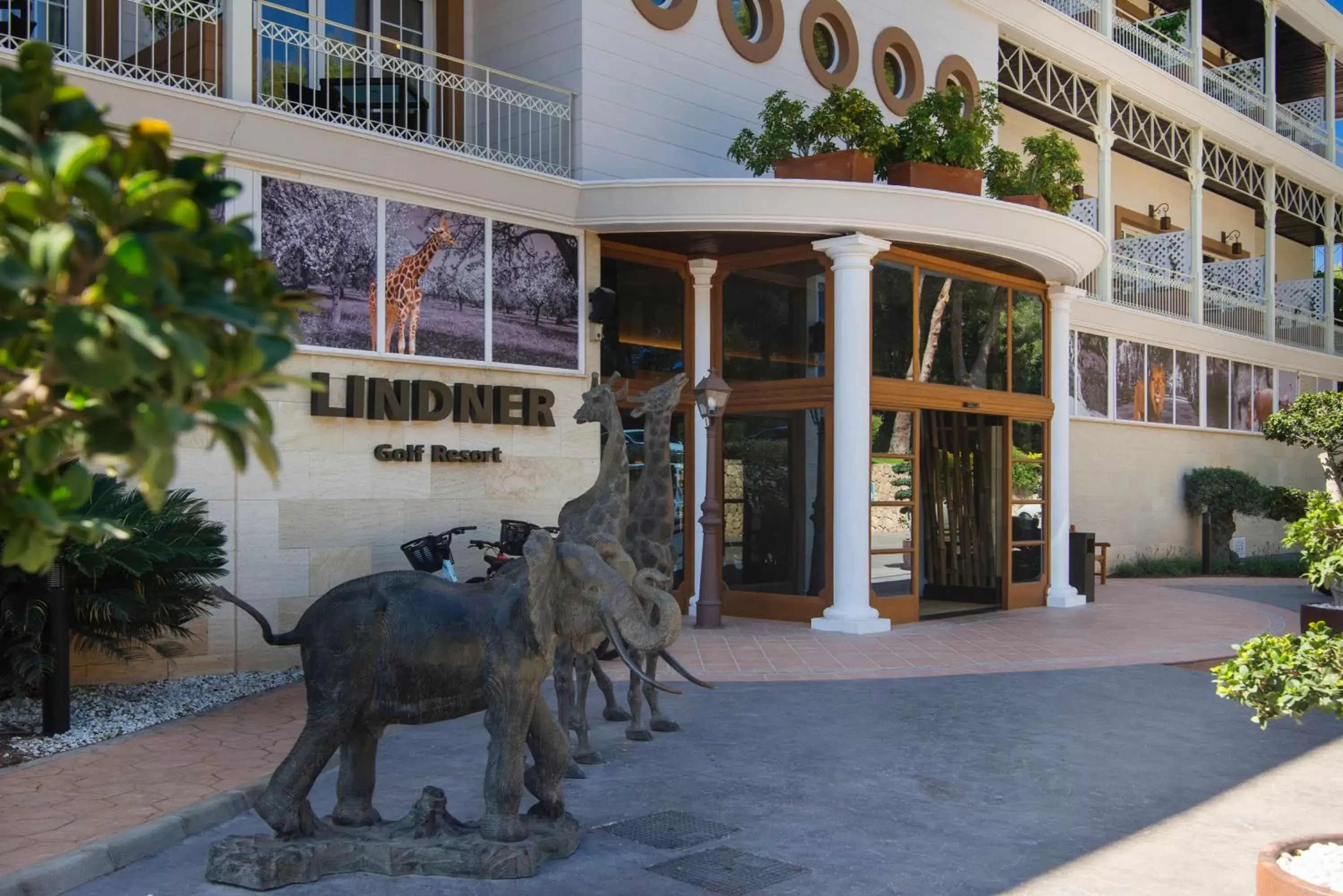 Facade/entrance in Lindner Hotel Mallorca Portals Nous, part of JdV by Hyatt