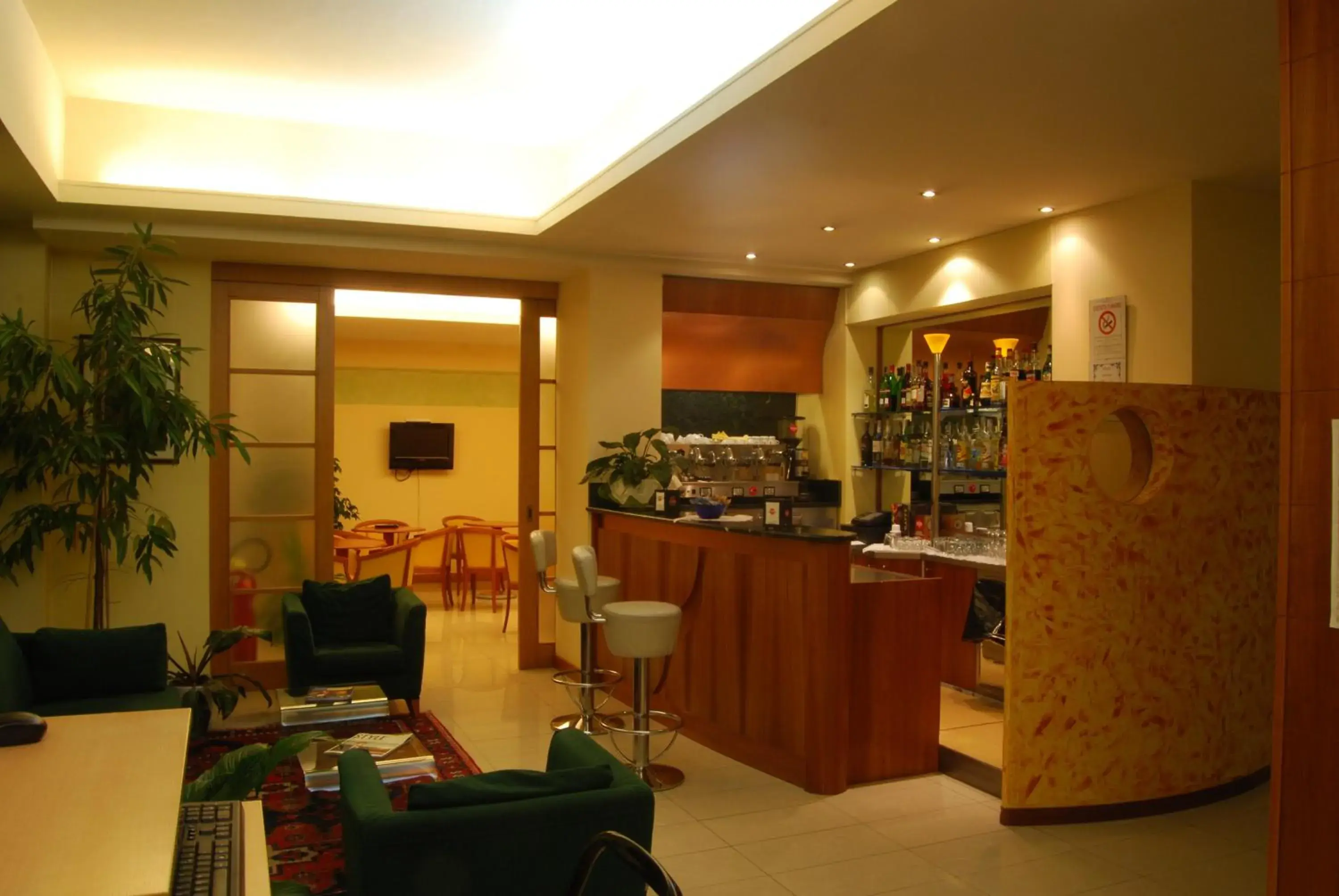Lounge or bar, Restaurant/Places to Eat in Hotel Gala