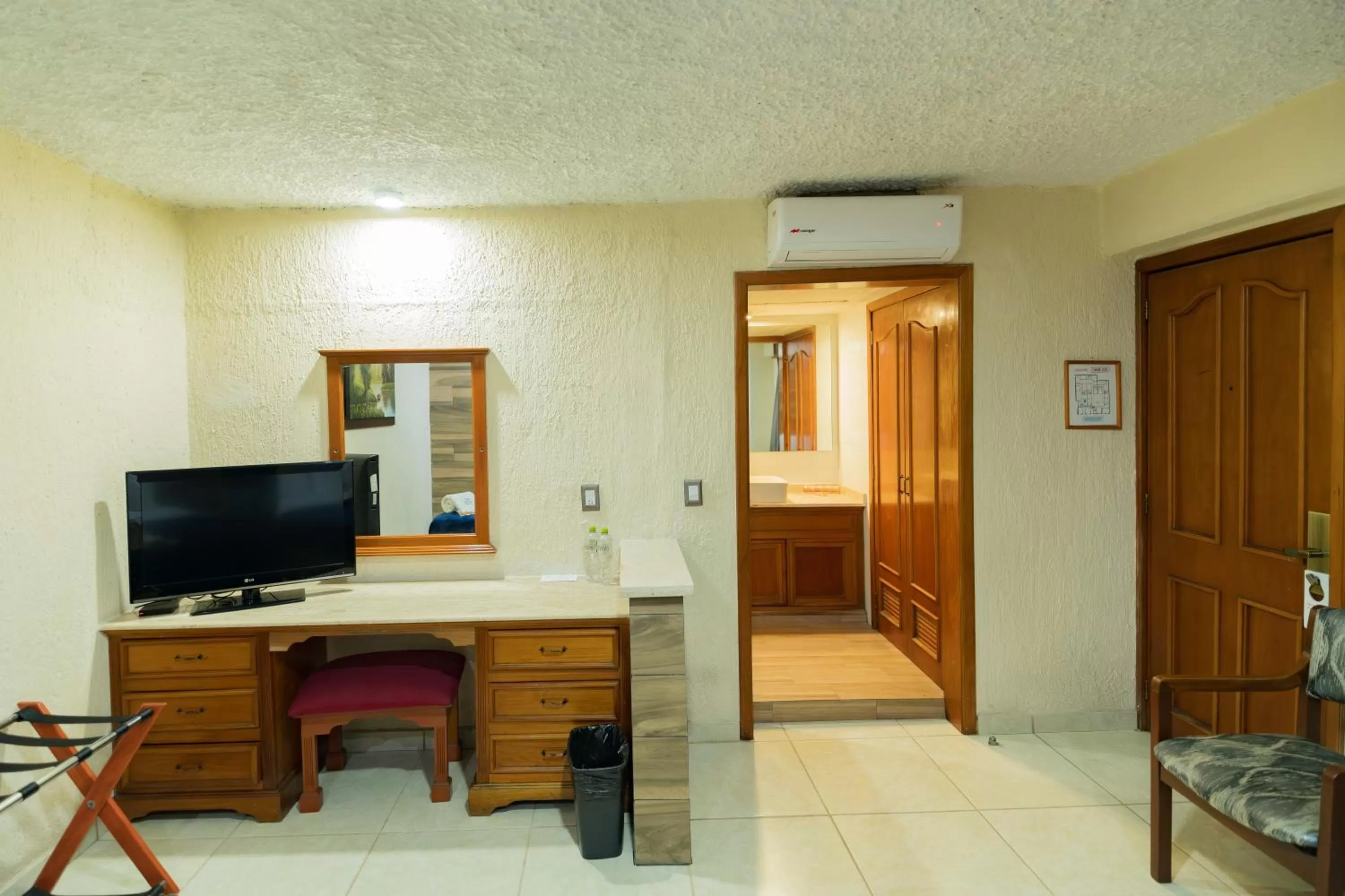 hair dresser in Hotel Santiago De Compostela - Guadalajara Centro Historico