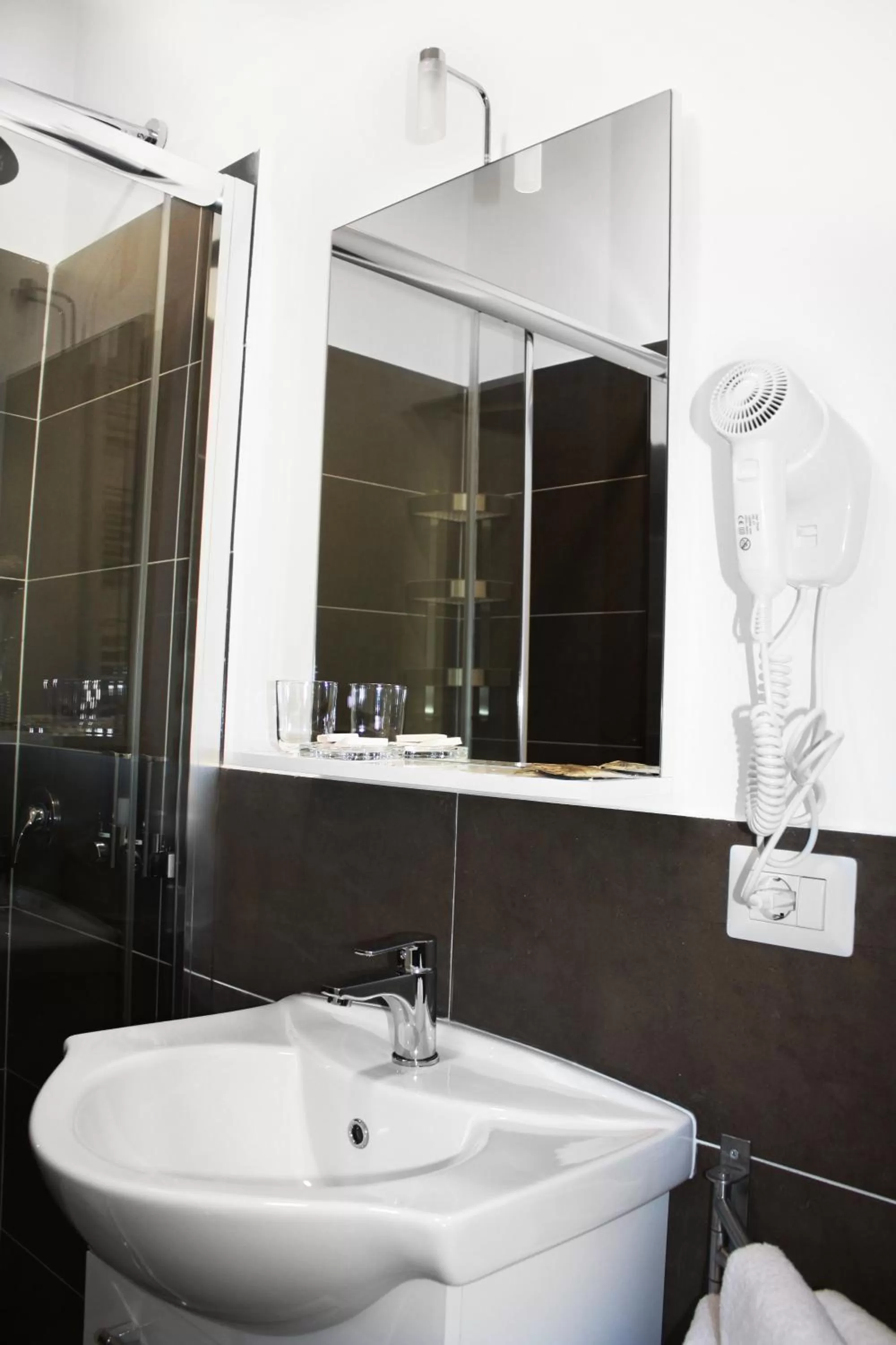 Bathroom in Roma Resort Colosseum