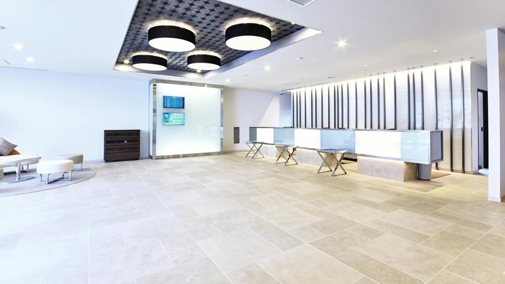 Lobby or reception in HOTEL MYSTAYS Haneda