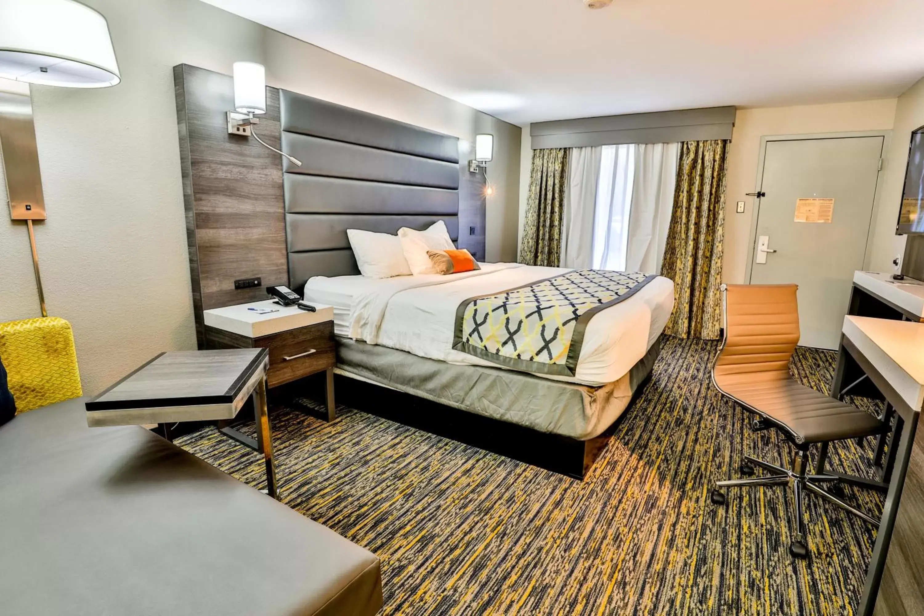 Photo of the whole room, Bed in Baymont by Wyndham Murfreesboro