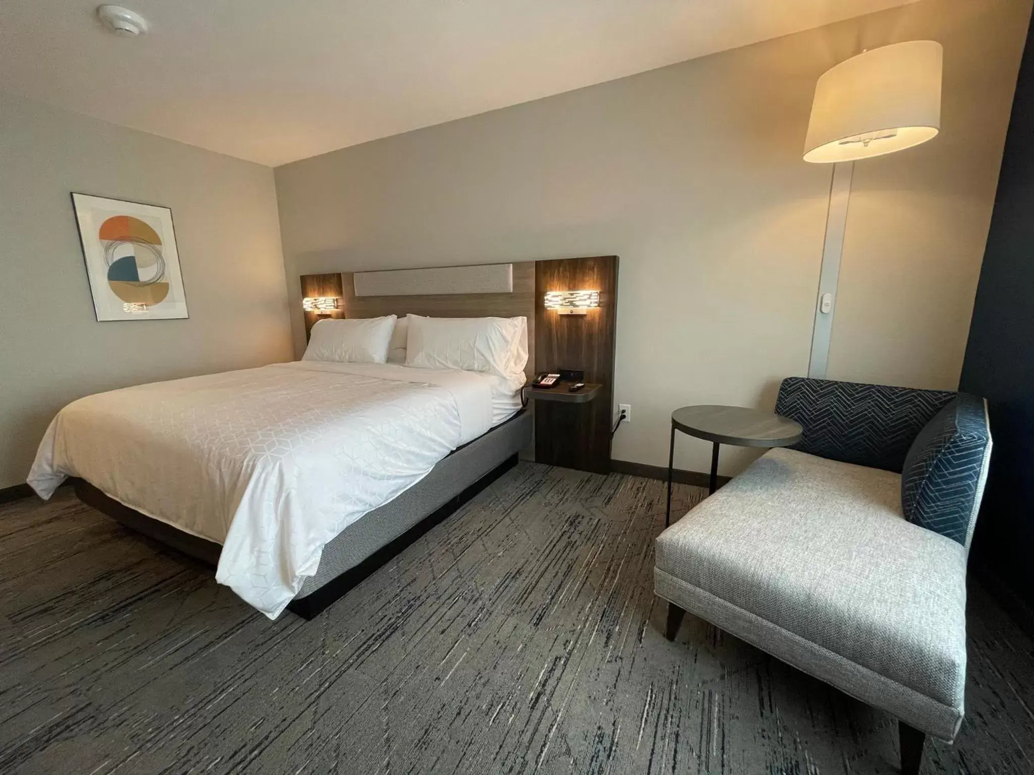 Bed in Holiday Inn Express & Suites - Ft. Smith - Airport by IHG Bed in Holiday Inn Express & Suites - Ft. Smith - Airport by IHG